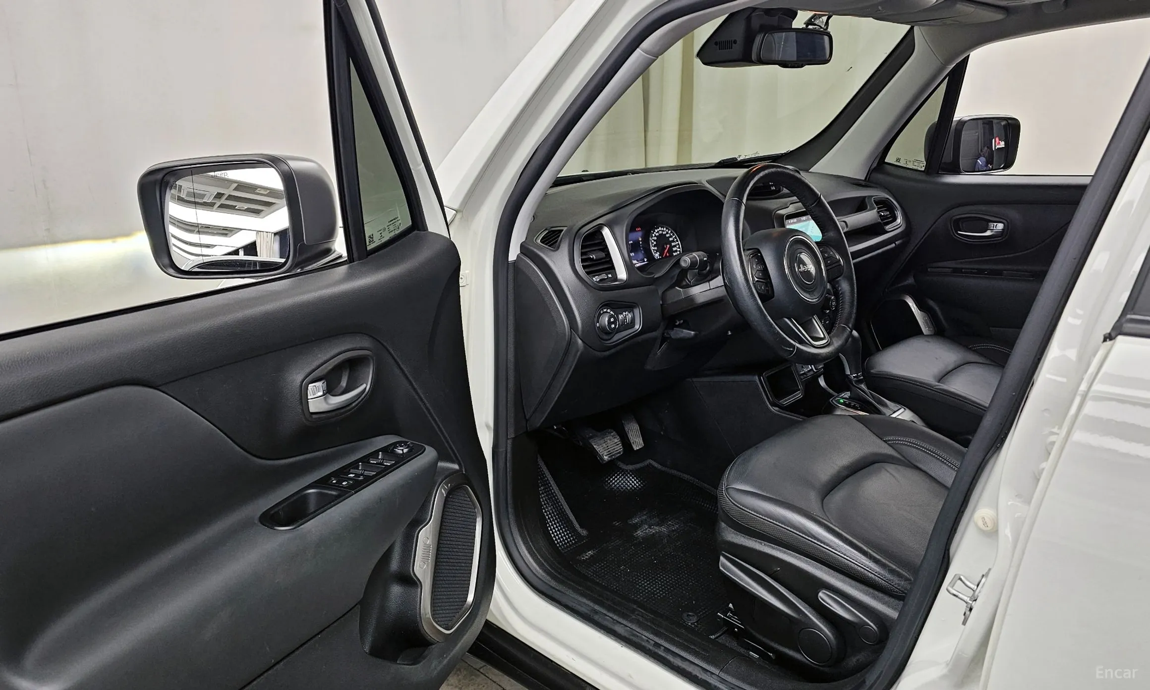Jeep Renegade превью 10
