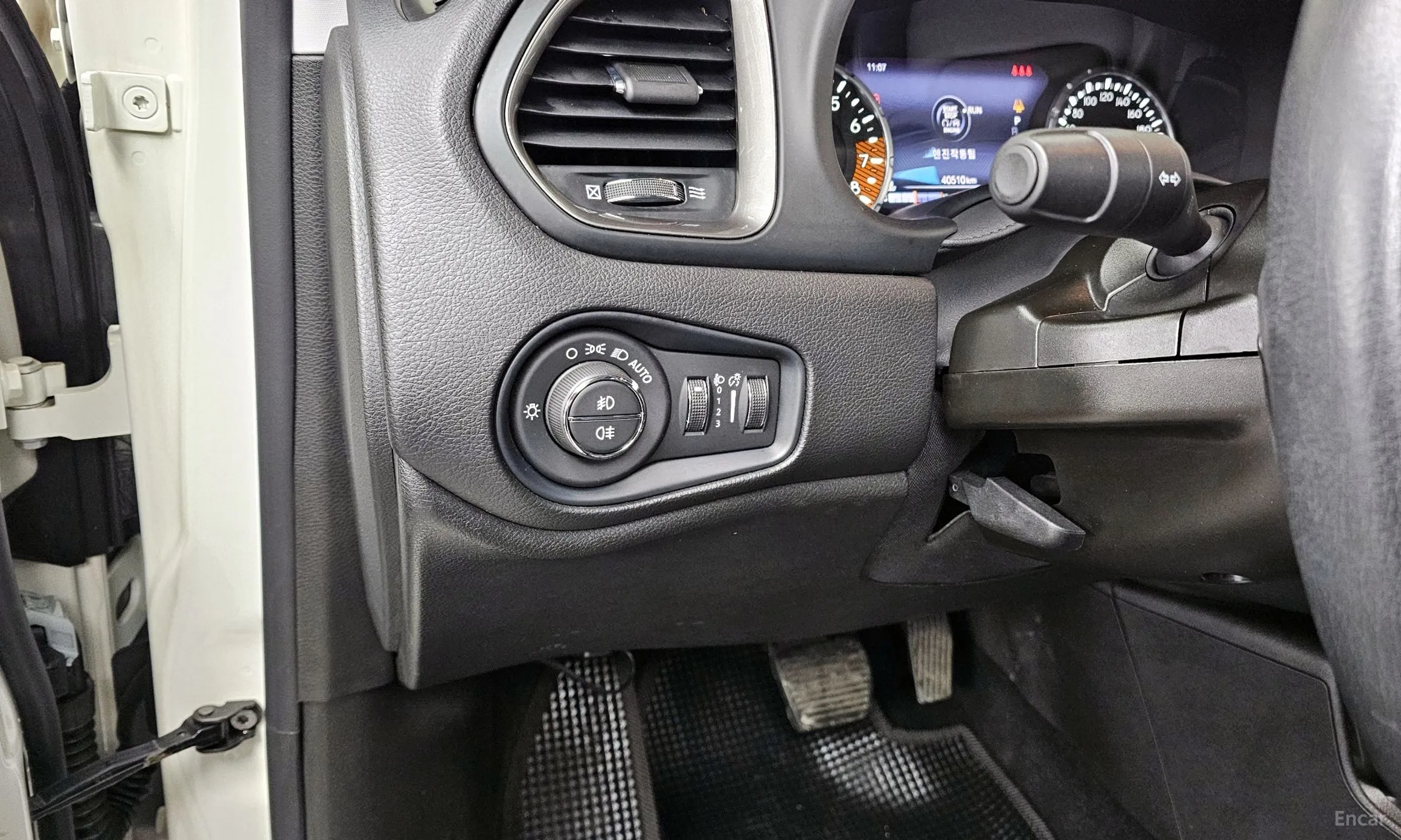 Jeep Renegade превью 16