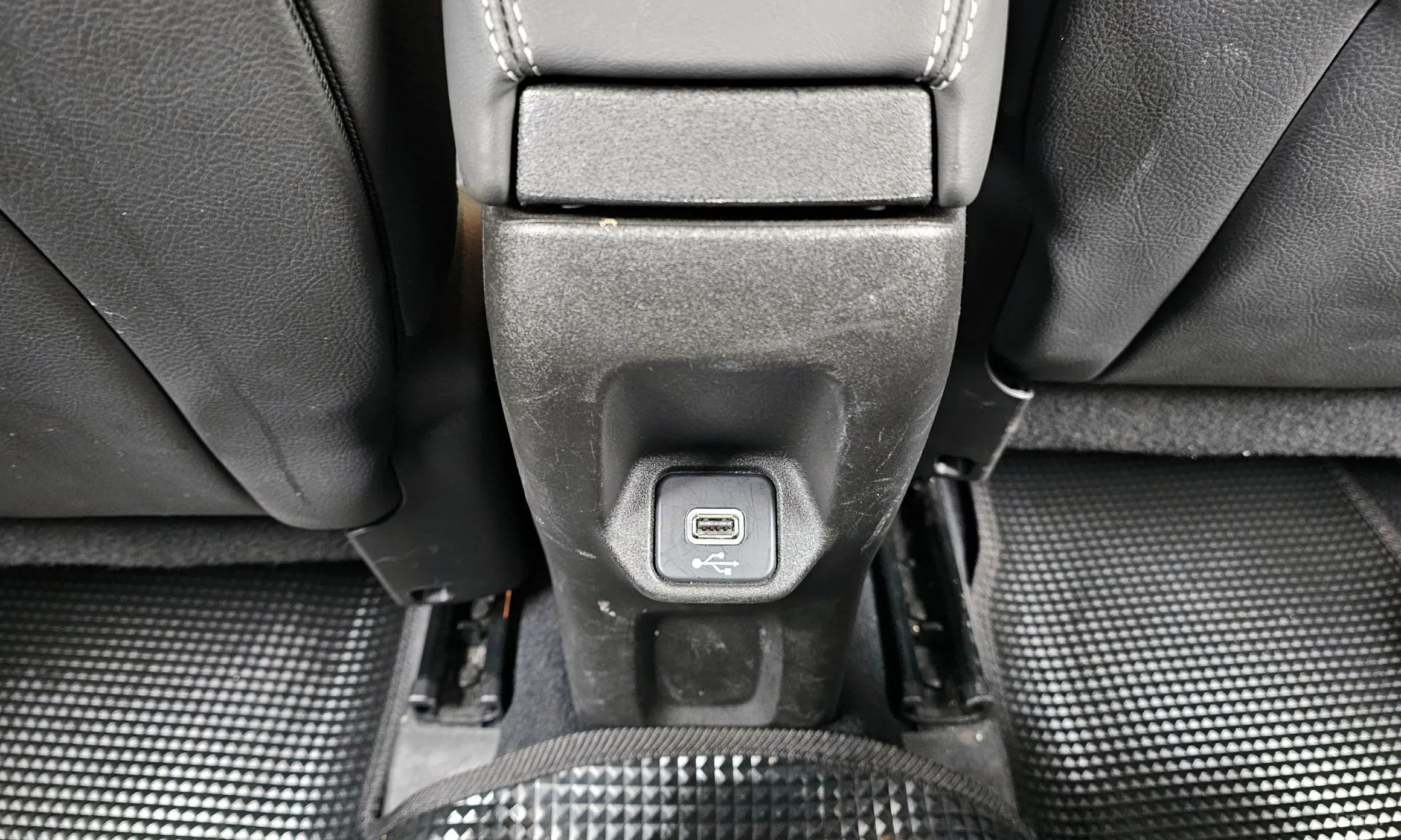 Jeep Renegade превью 18