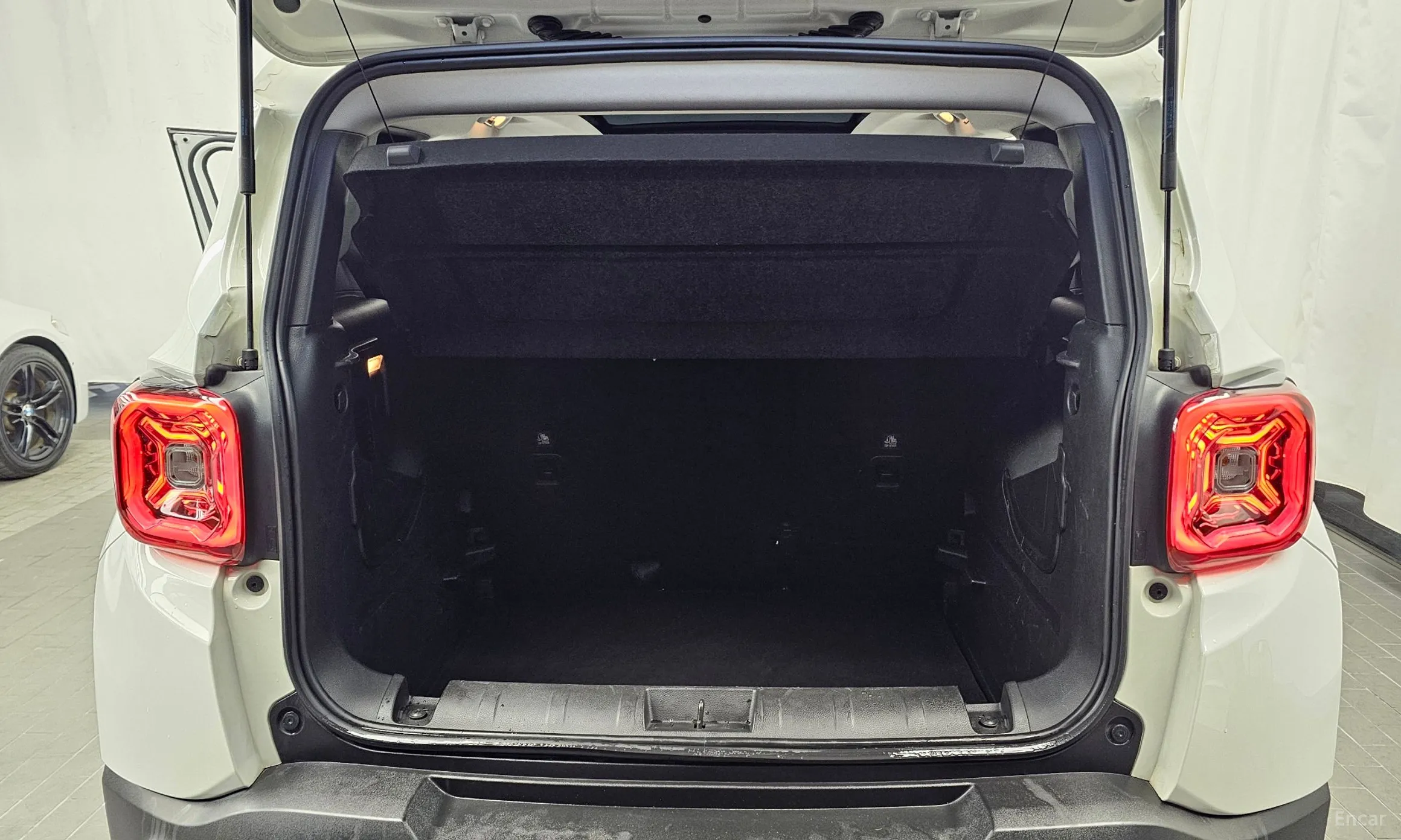 Jeep Renegade превью 20
