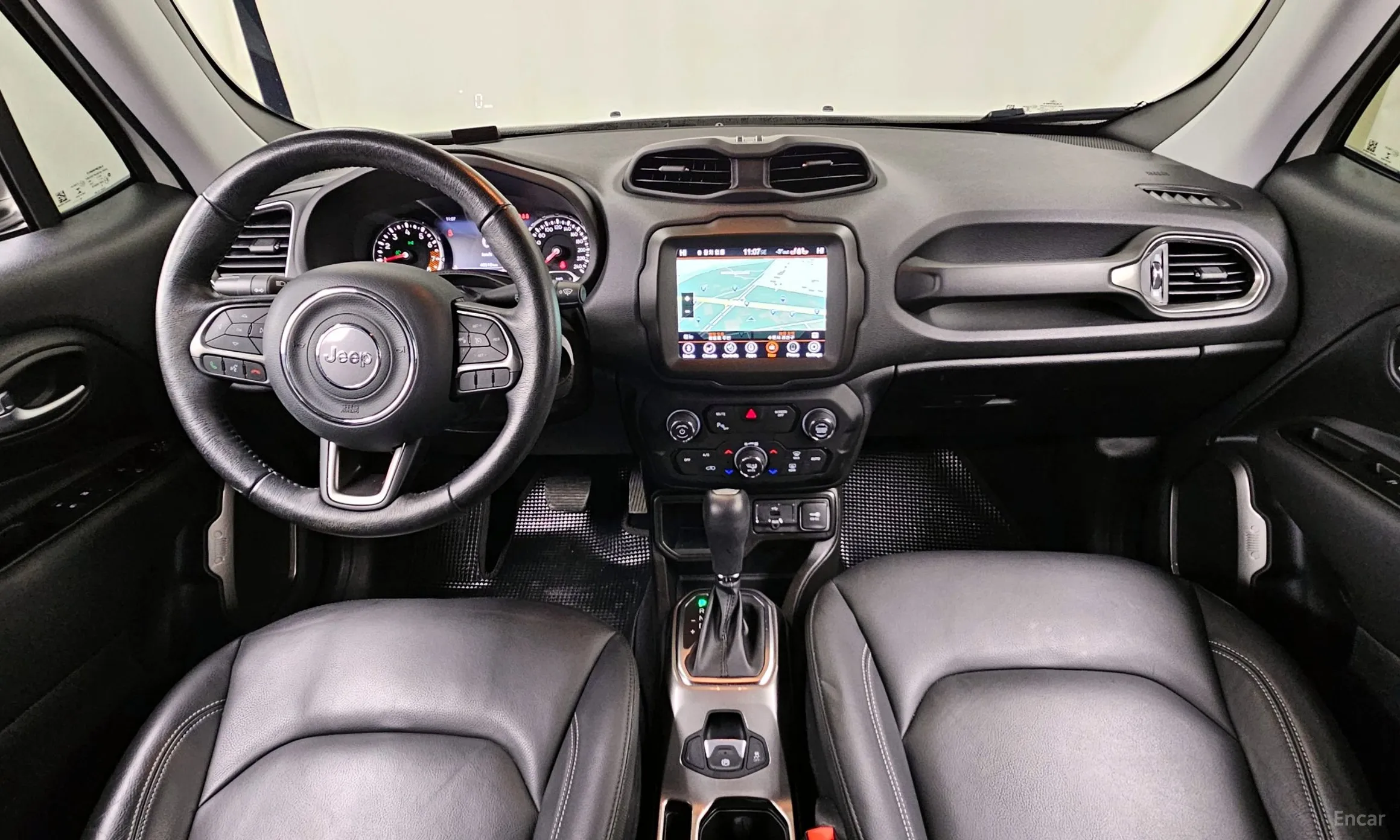 Jeep Renegade превью 7