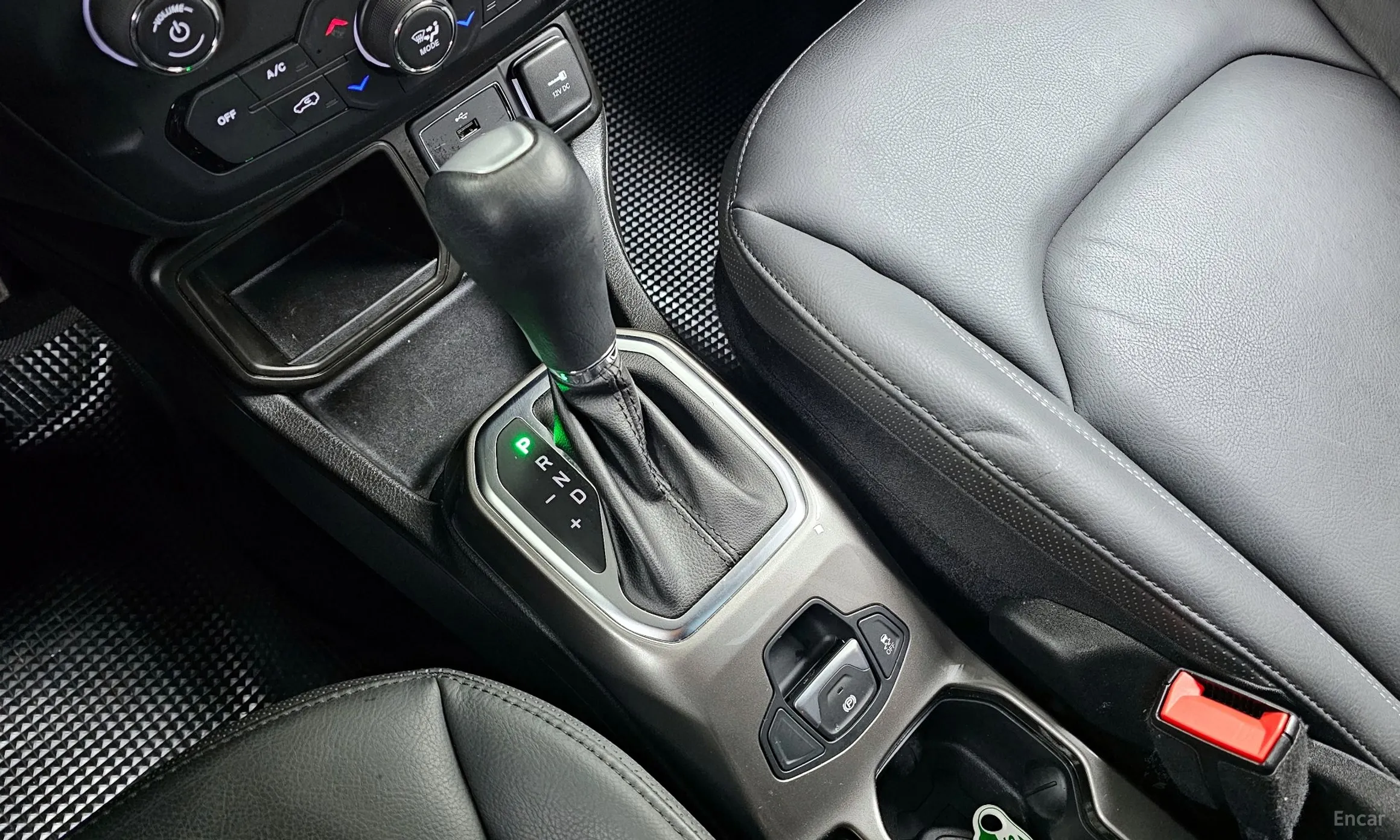 Jeep Renegade превью 9