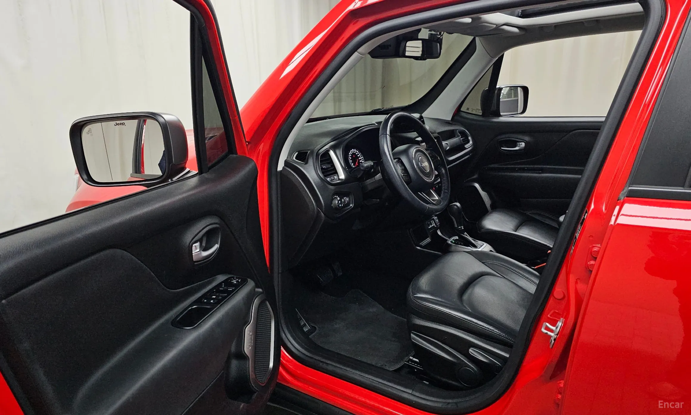 Jeep Renegade превью 10