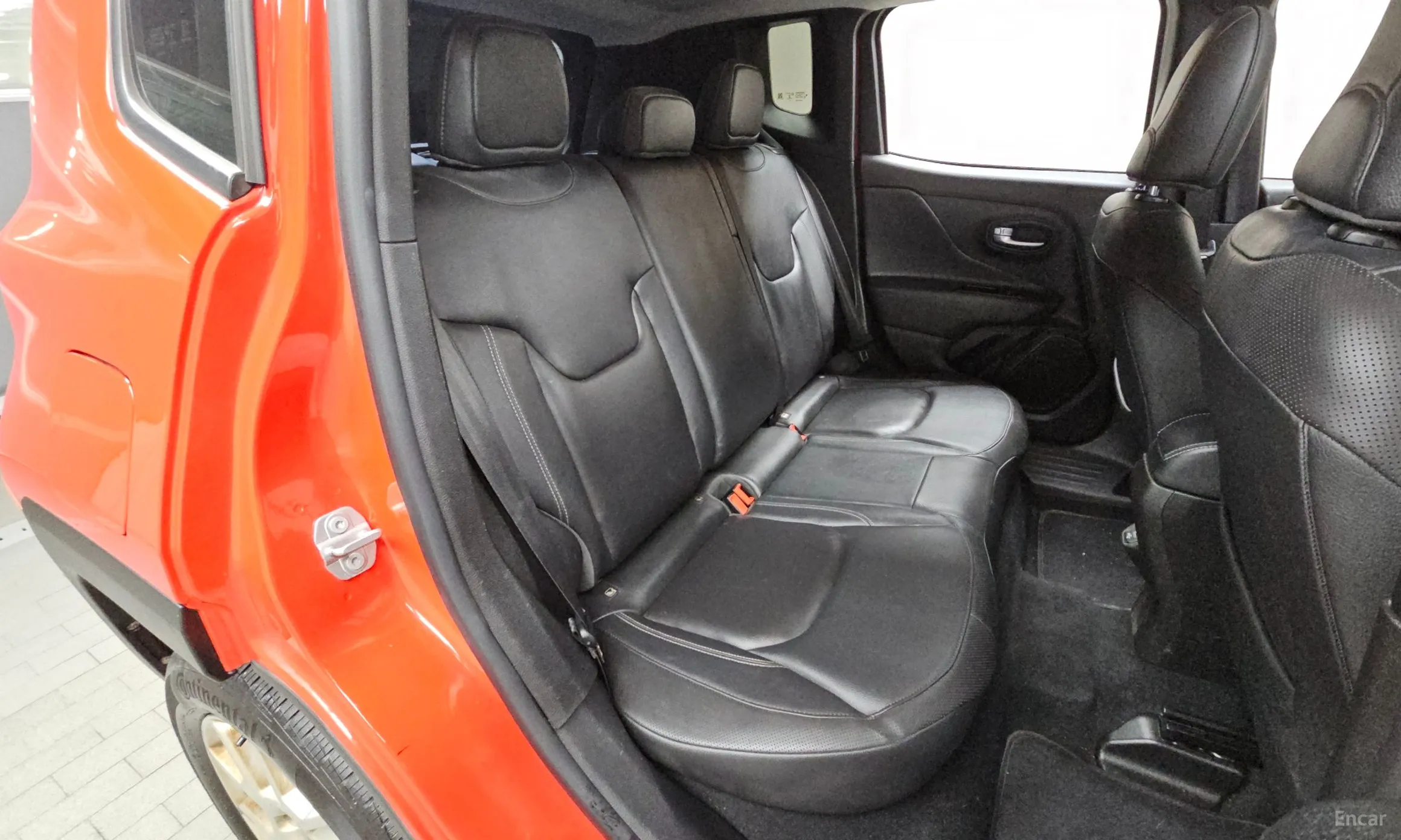 Jeep Renegade превью 13