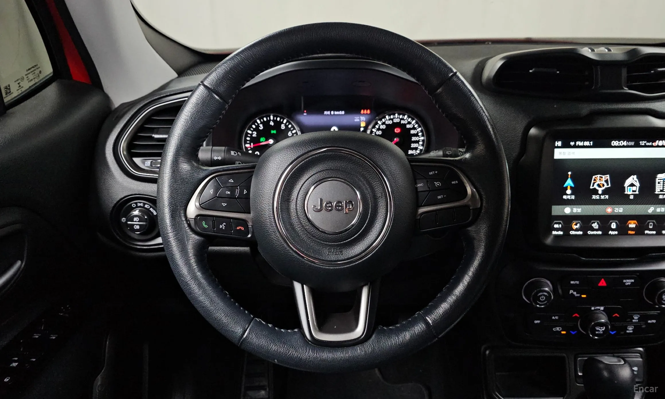 Jeep Renegade превью 14