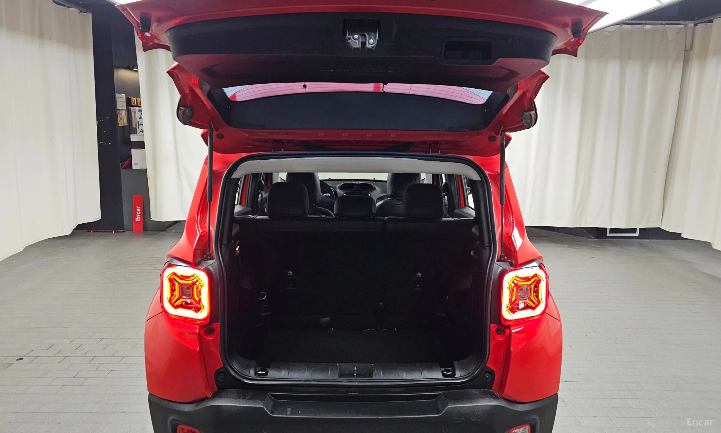 Jeep Renegade превью 20