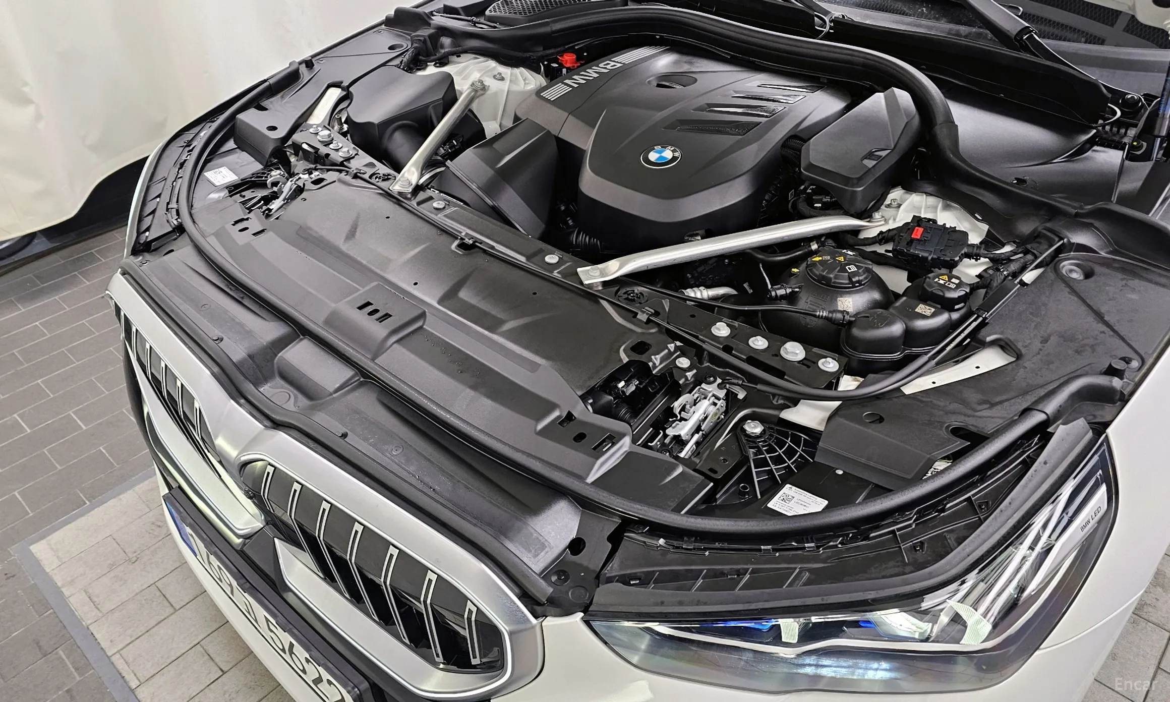 BMW 5 Series (G60) превью 6