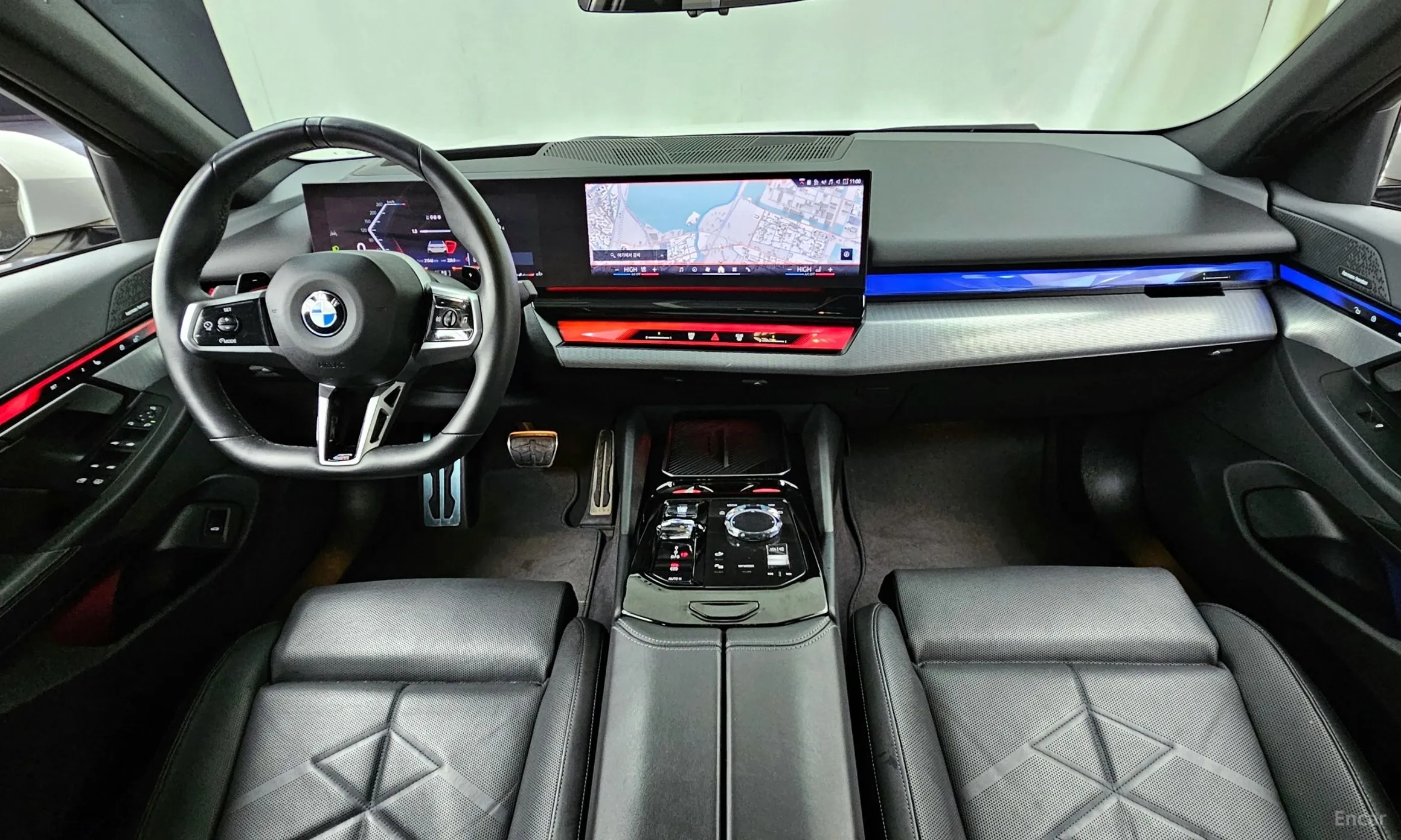 BMW 5 Series (G60) превью 7