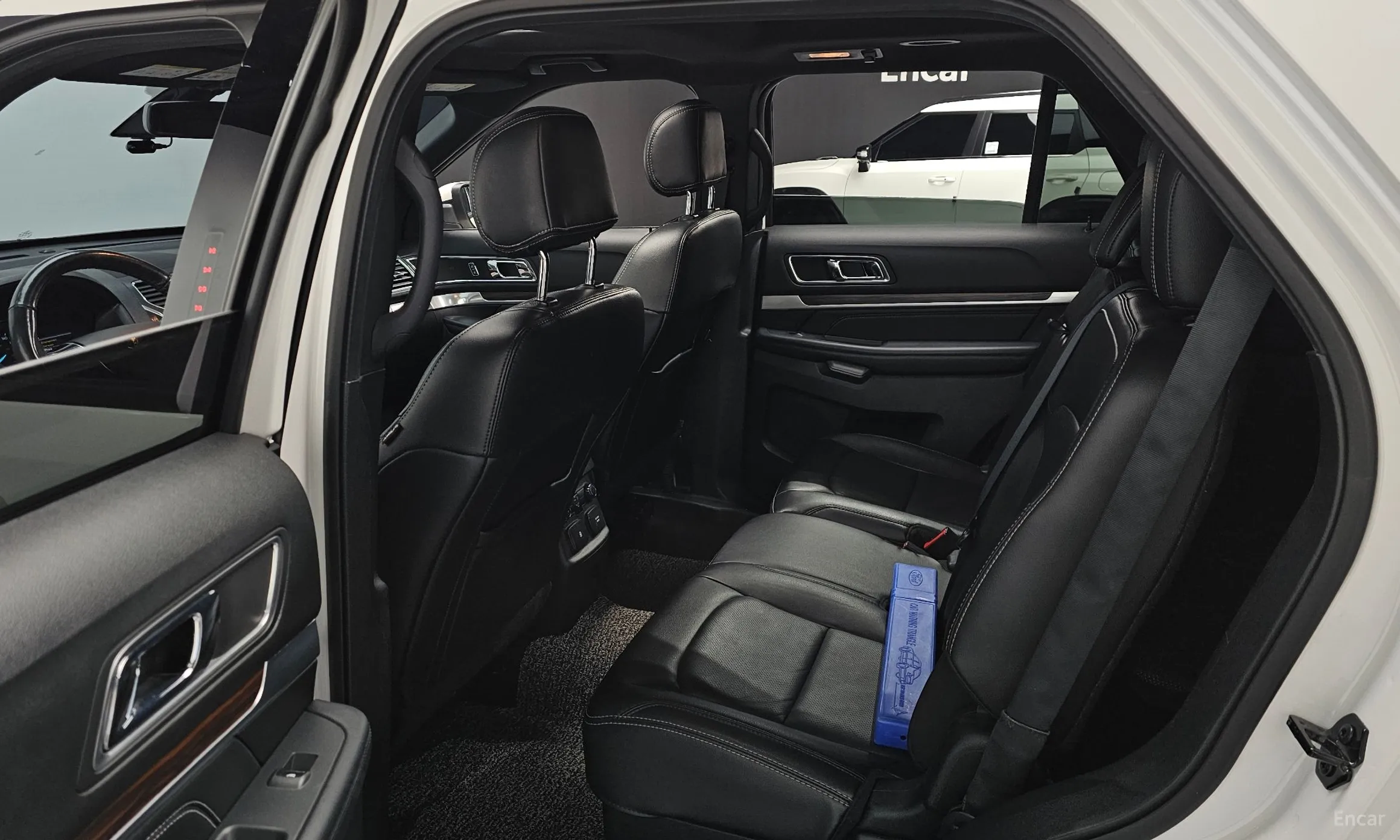 Ford Explorer превью 12