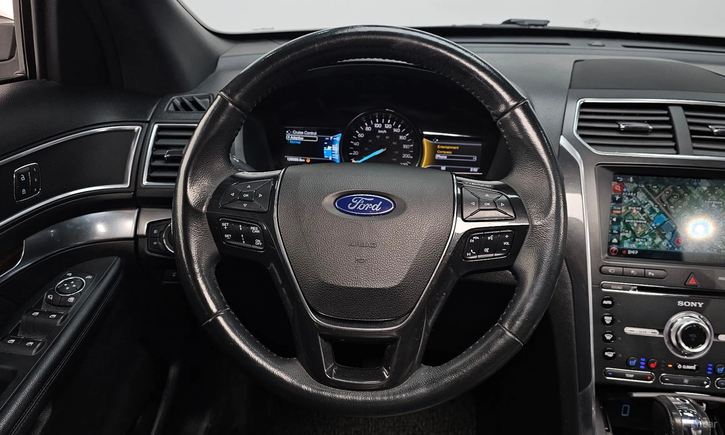 Ford Explorer превью 13