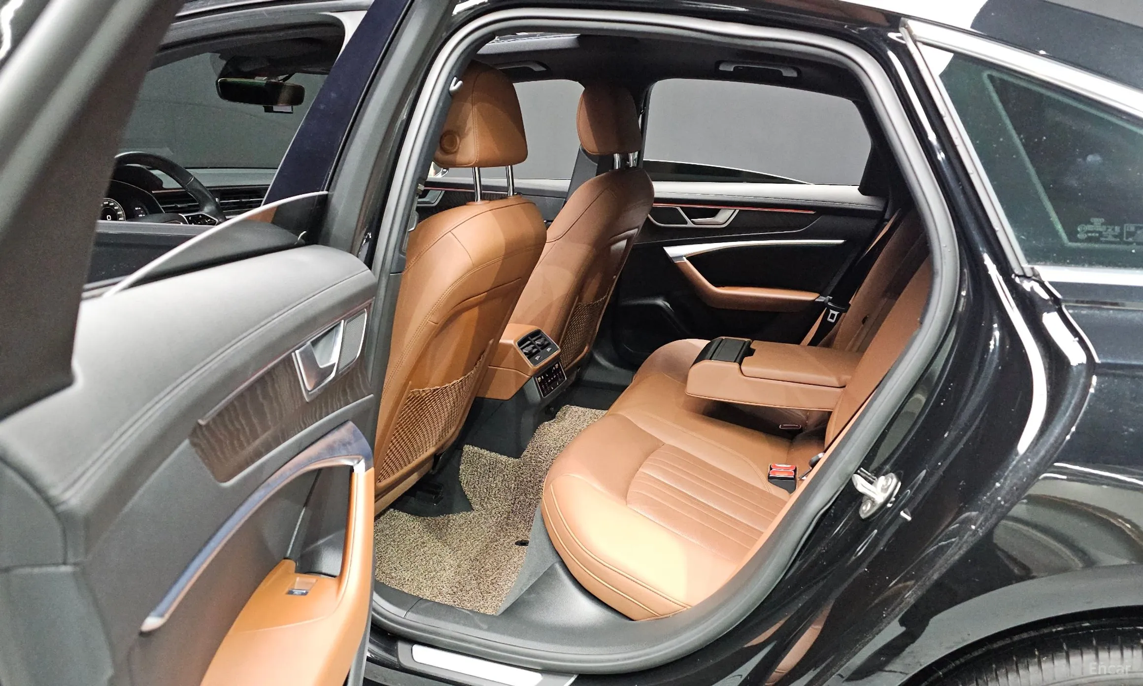 Audi A6 (C8) превью 19