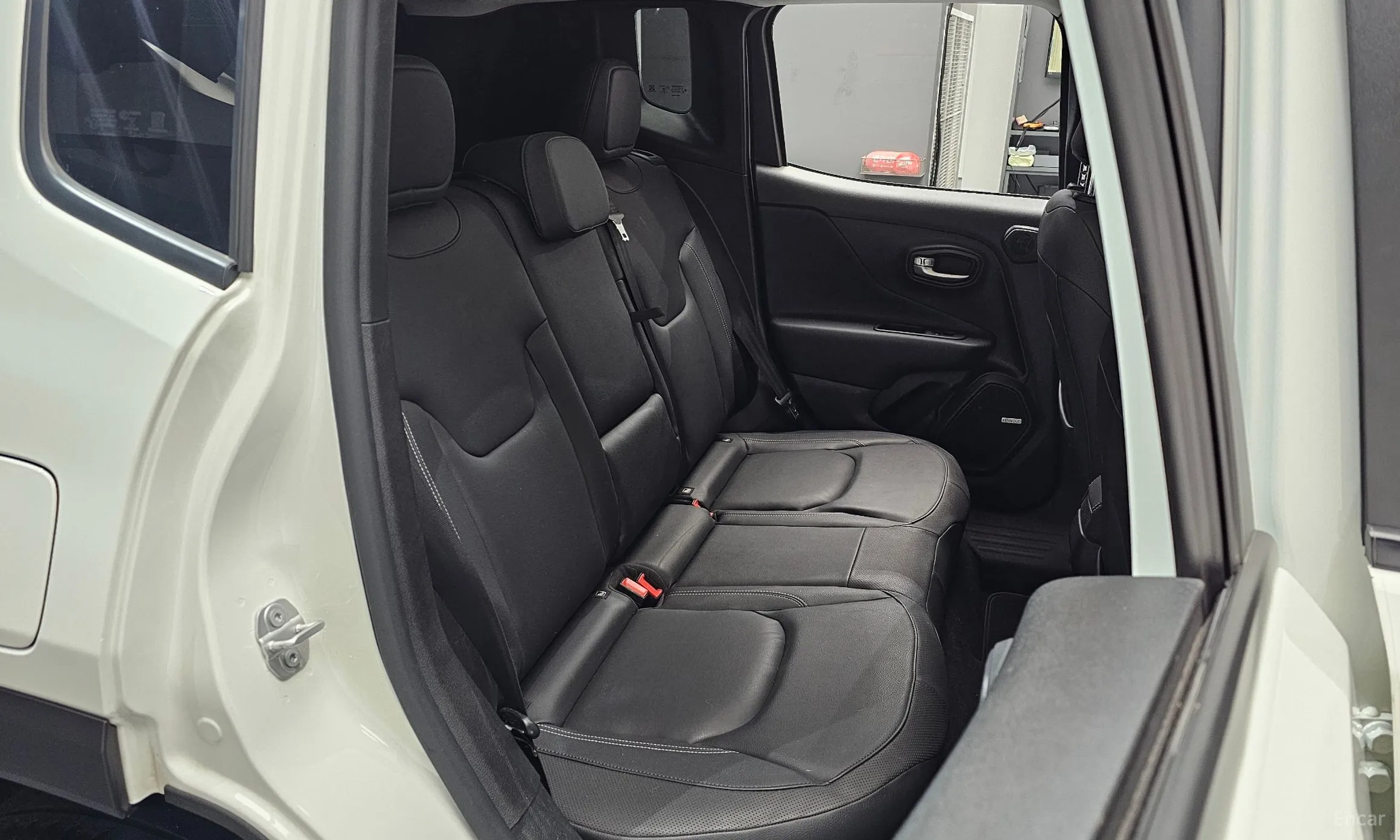 Jeep Renegade превью 12