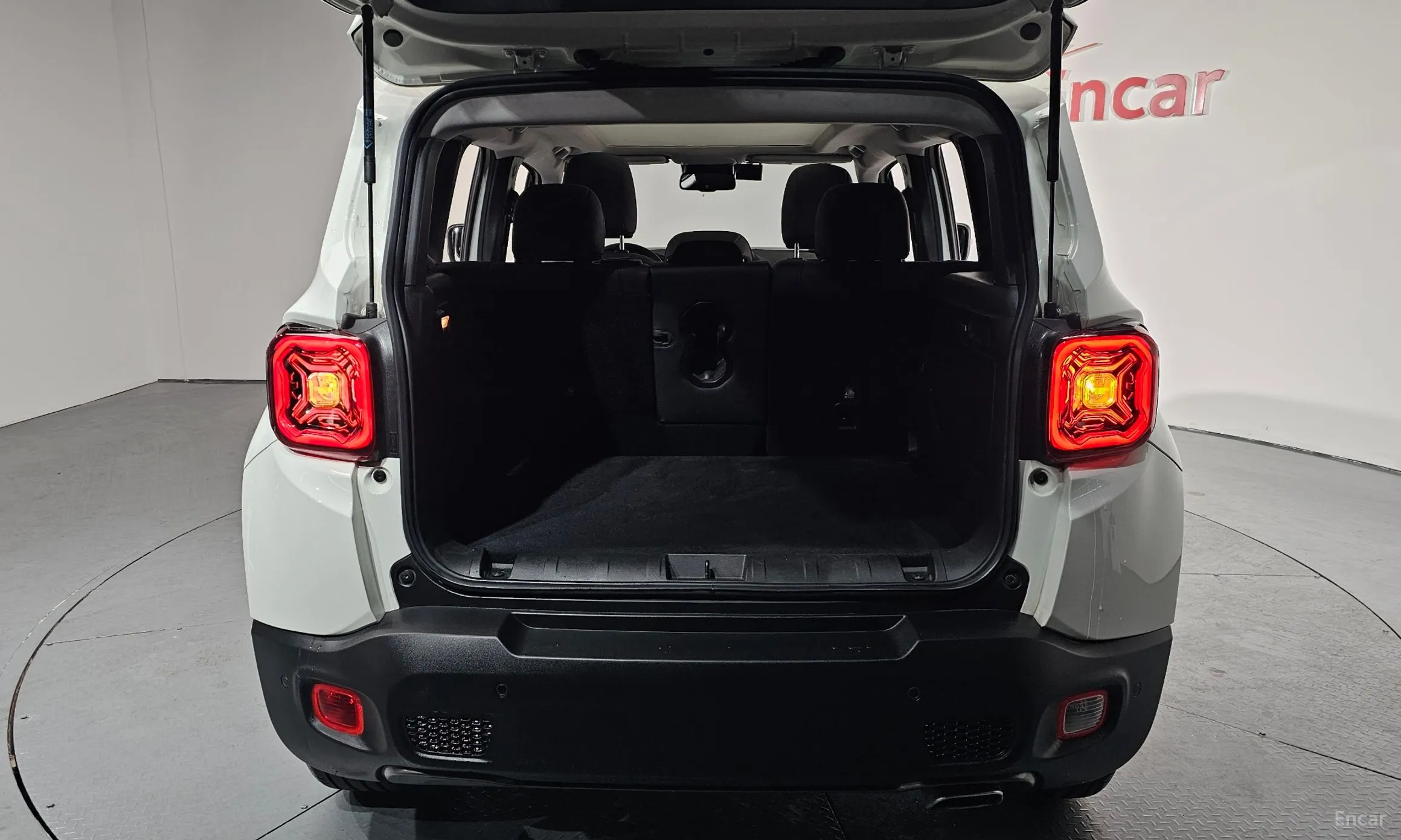 Jeep Renegade превью 20