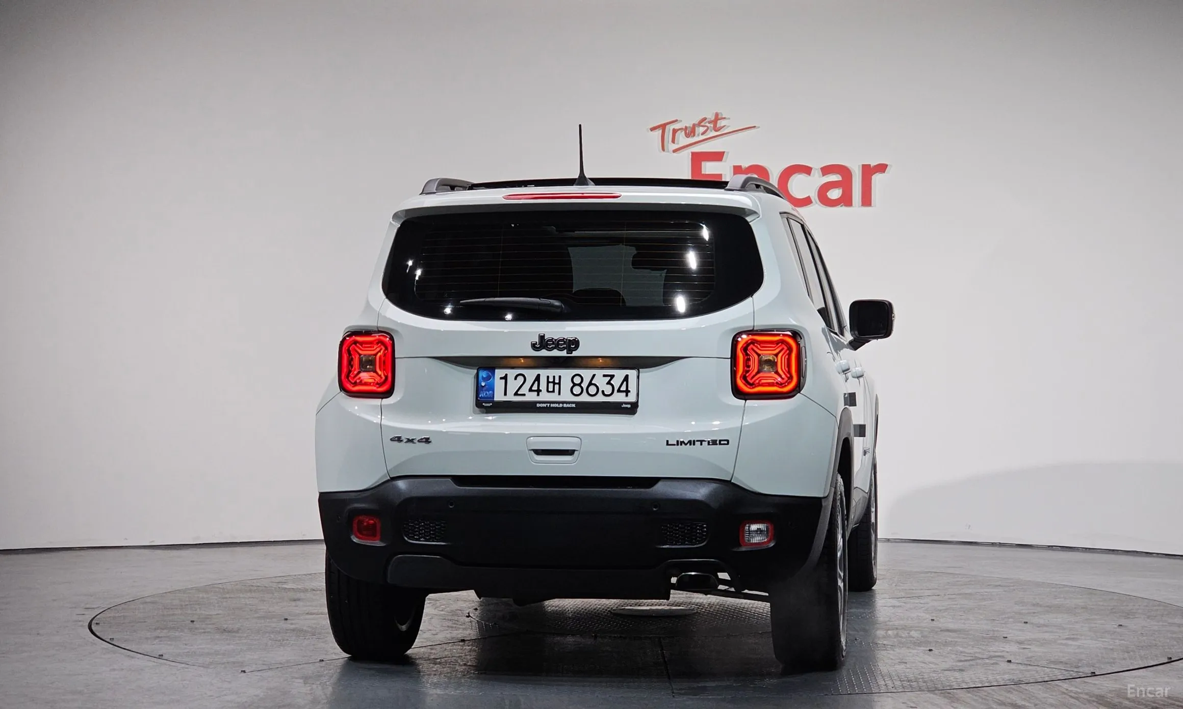 Jeep Renegade превью 4