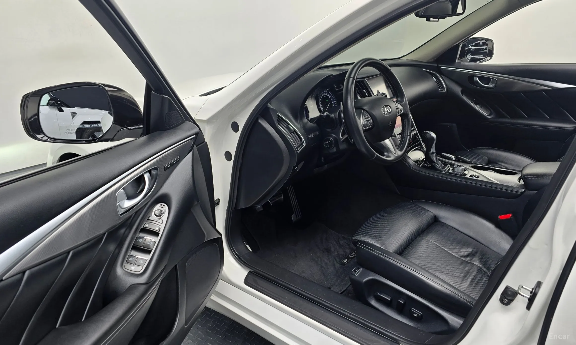 Infiniti Q50 превью 11