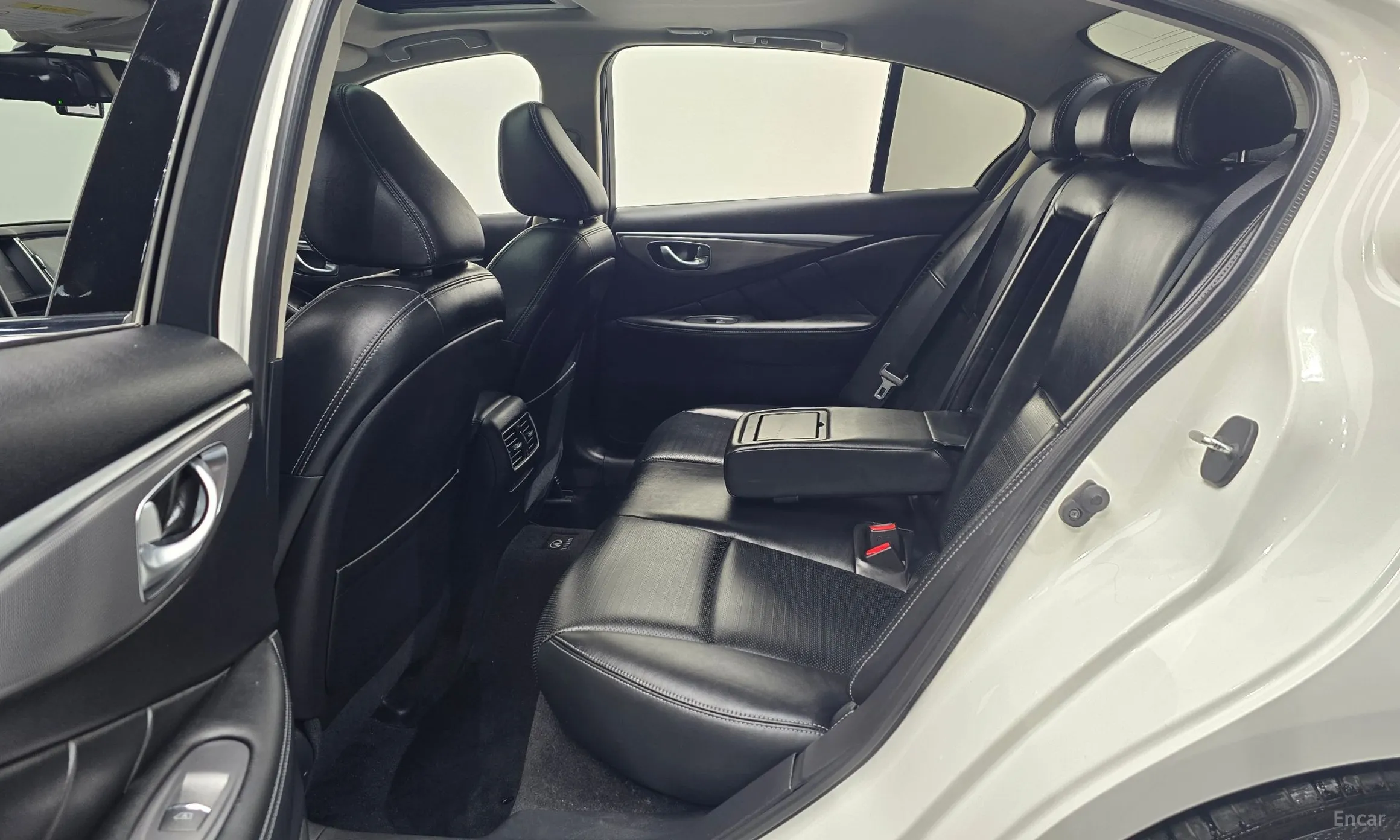 Infiniti Q50 превью 12