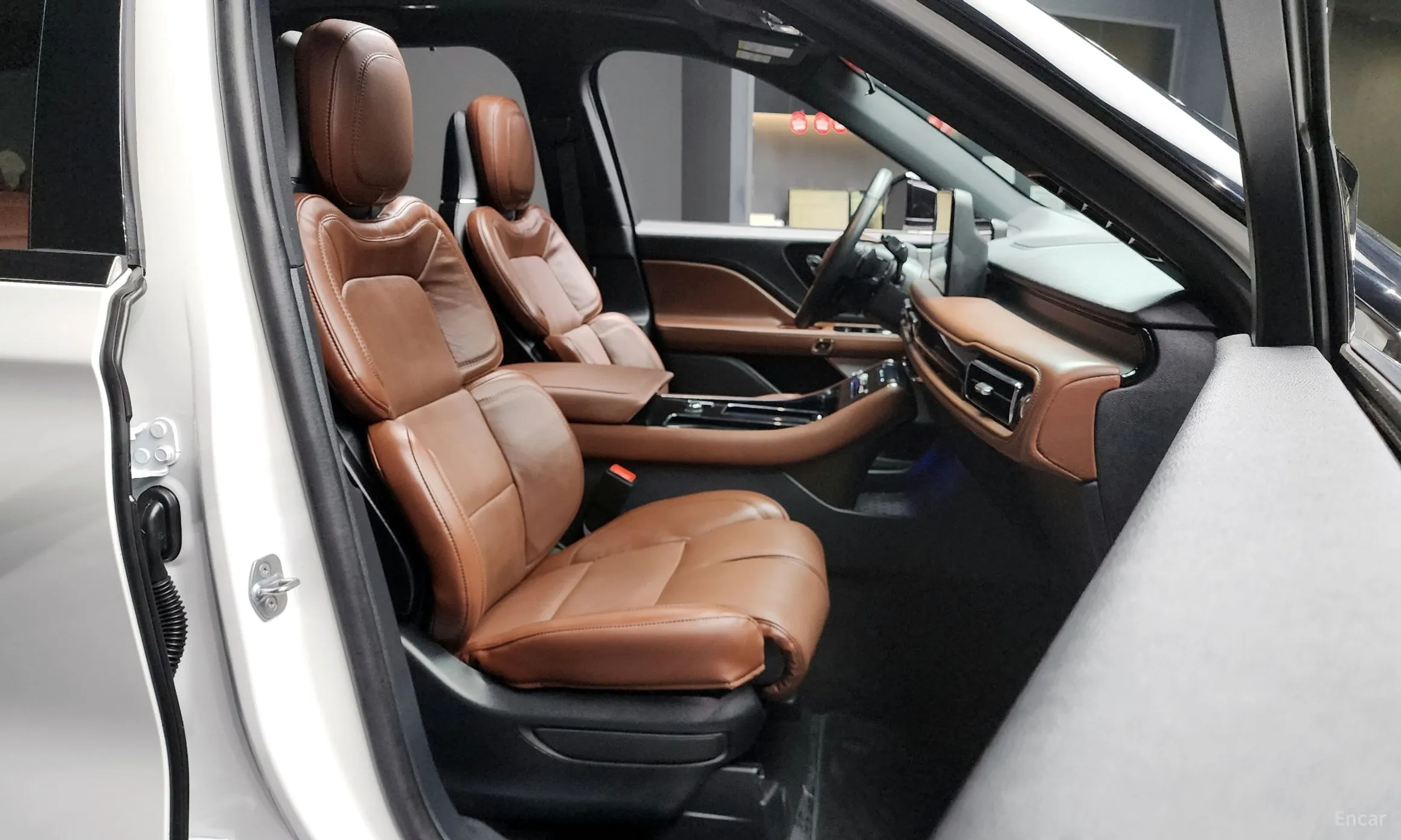 Lincoln Aviator 2nd Generation превью 11