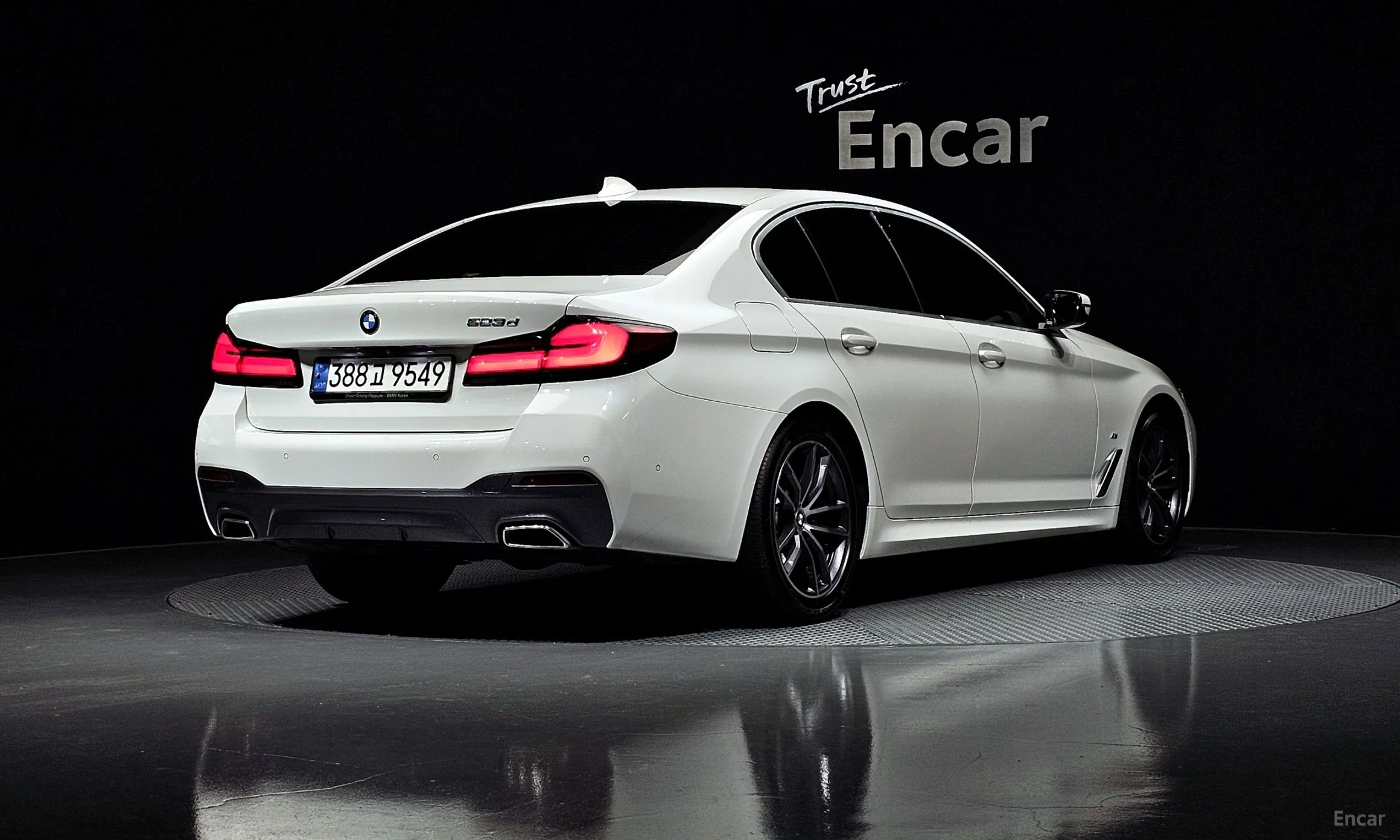 BMW 5 Series (G30) превью 2