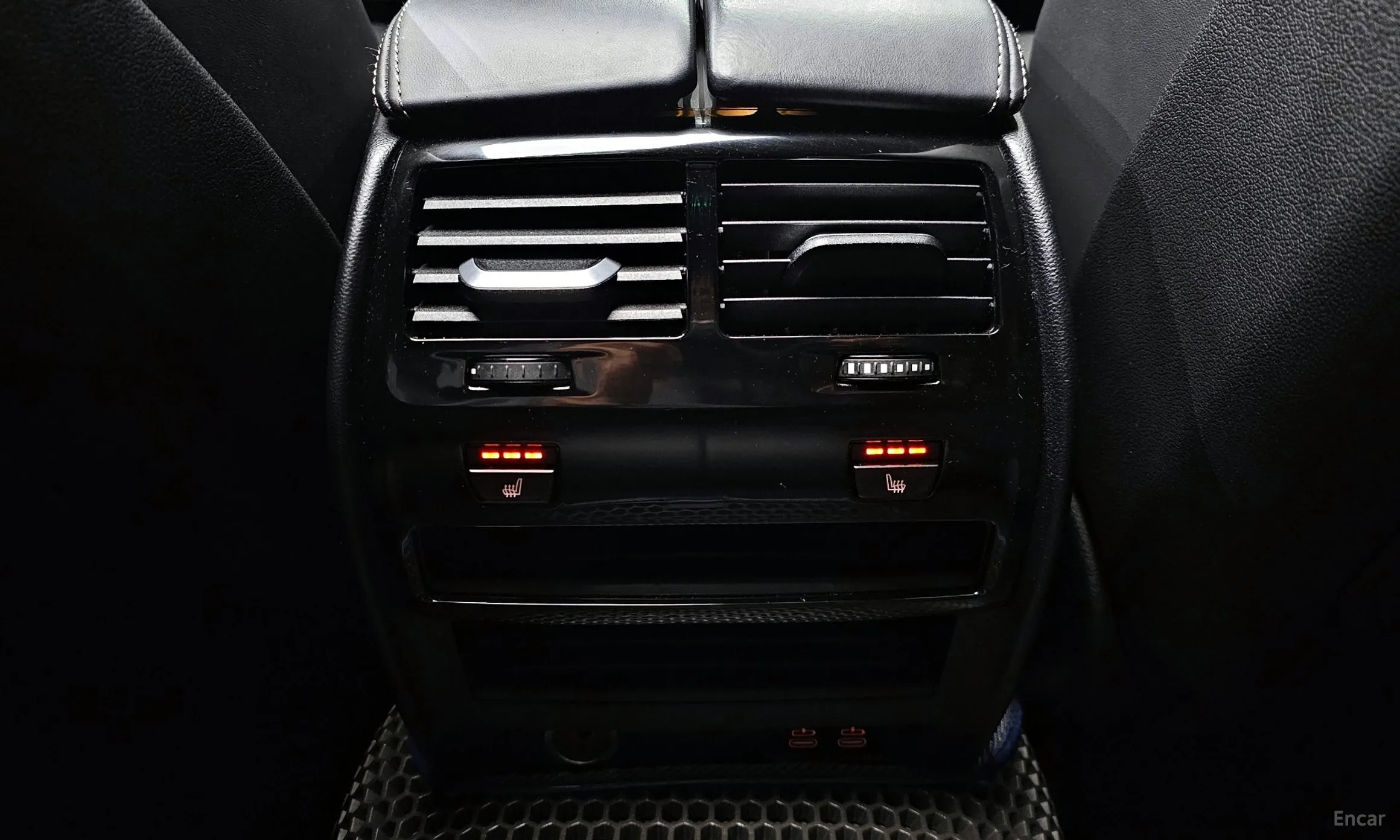 BMW 5 Series (G30) превью 17
