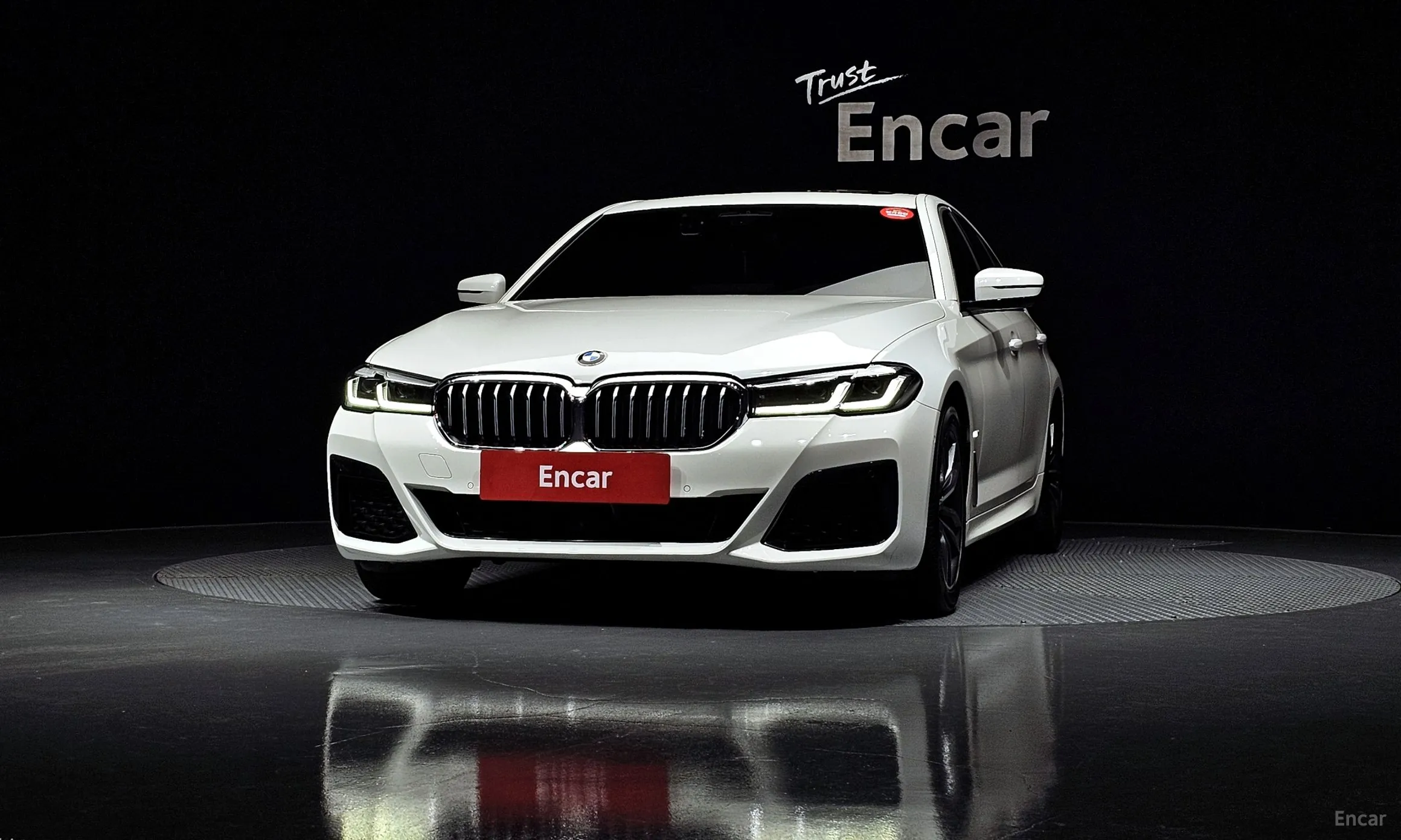 BMW 5 Series (G30) превью 3