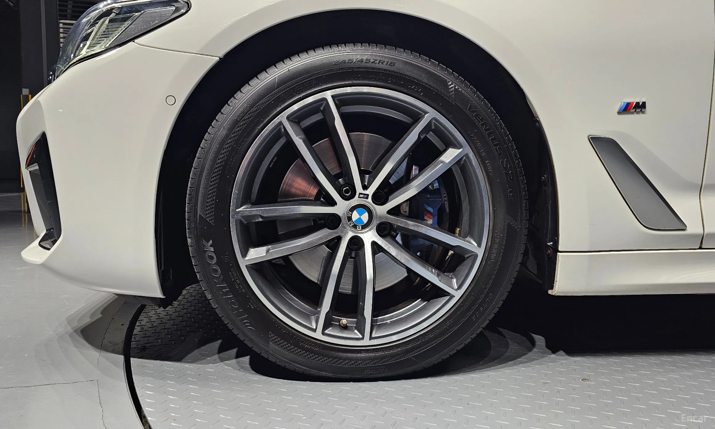 BMW 5 Series (G30) превью 5