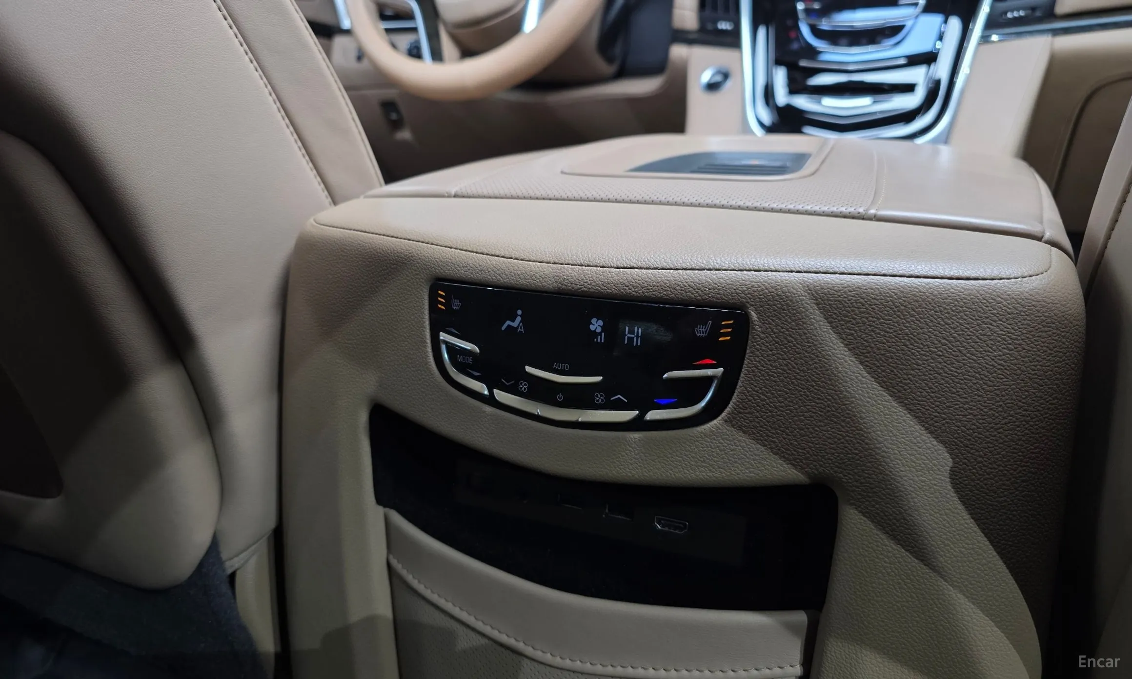 Cadillac Escalade превью 18