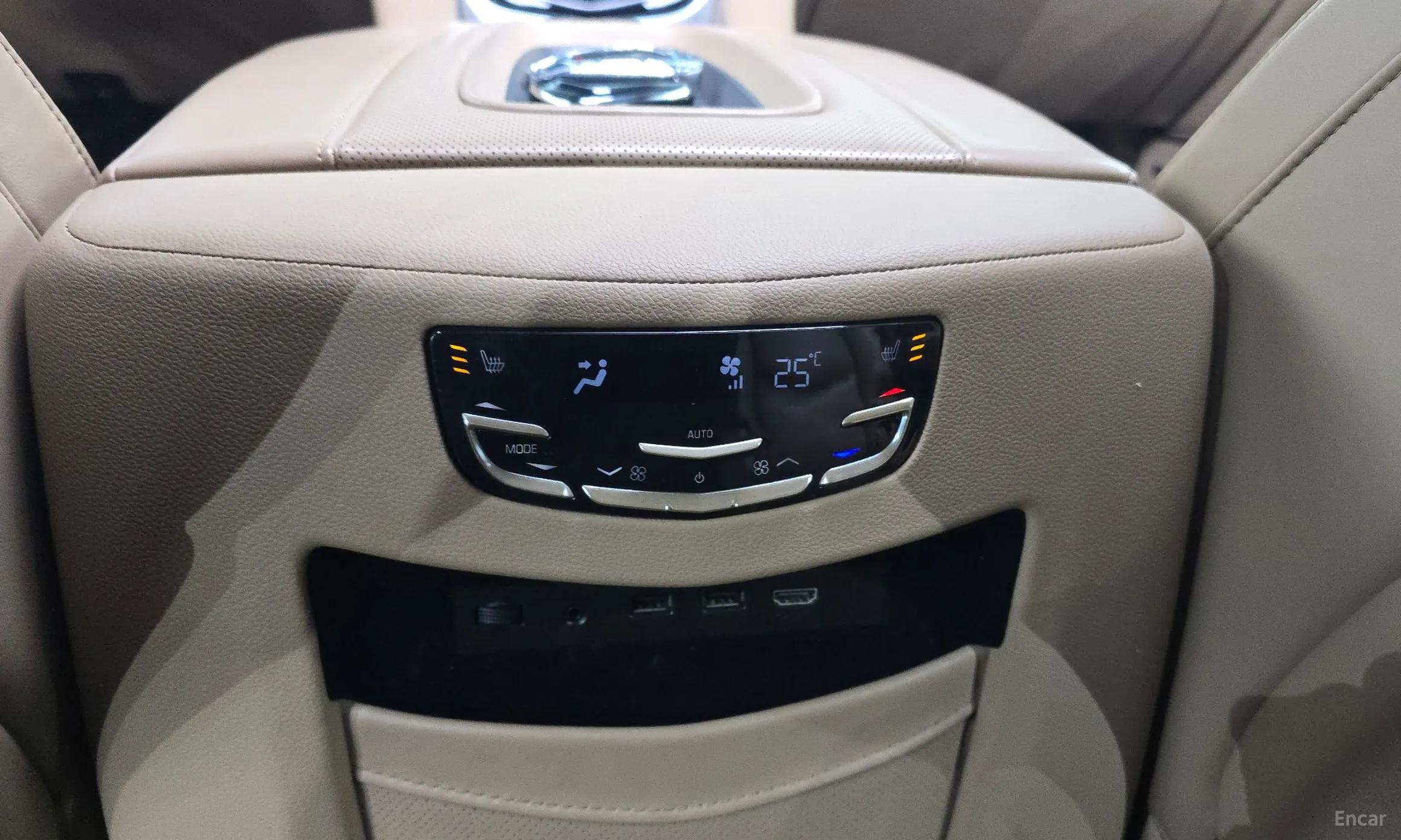 Cadillac Escalade превью 19