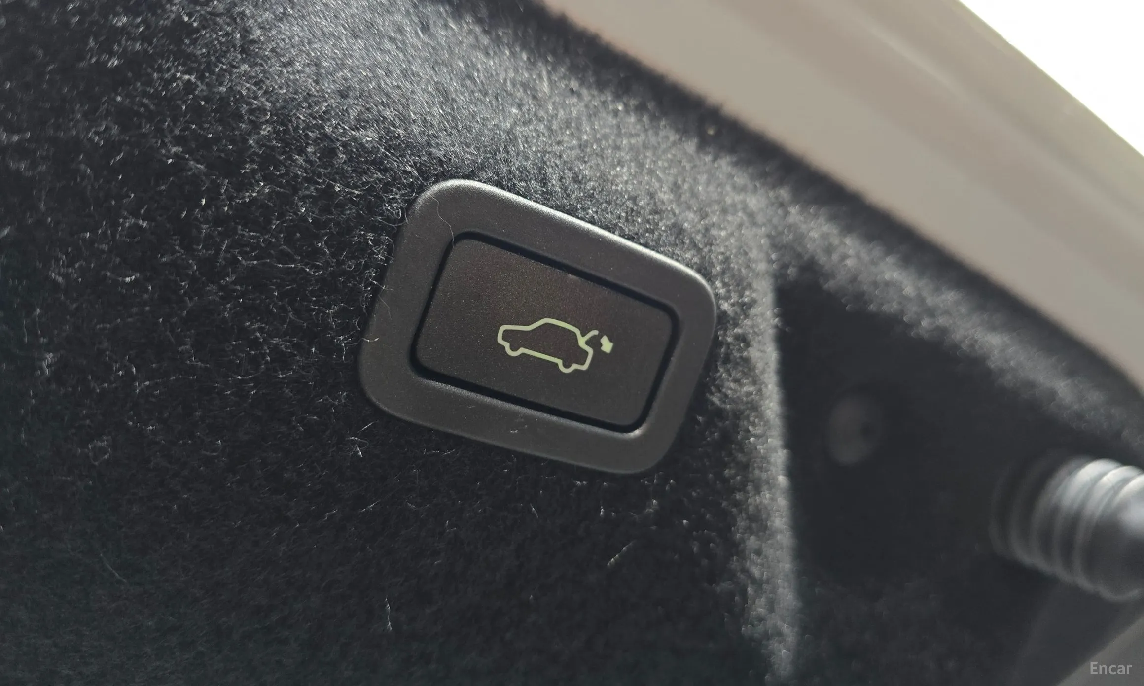 Jaguar XE превью 20