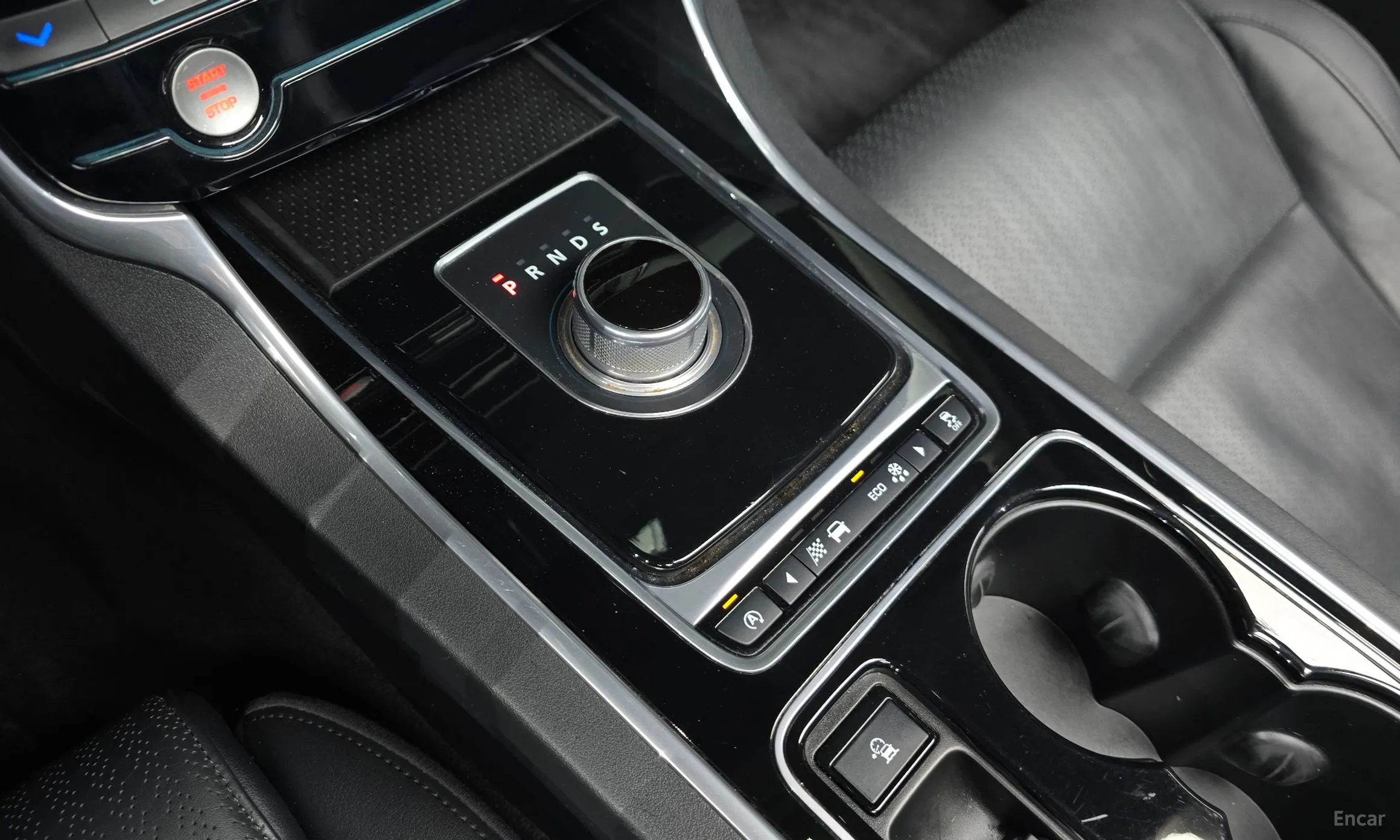 Jaguar XE превью 9