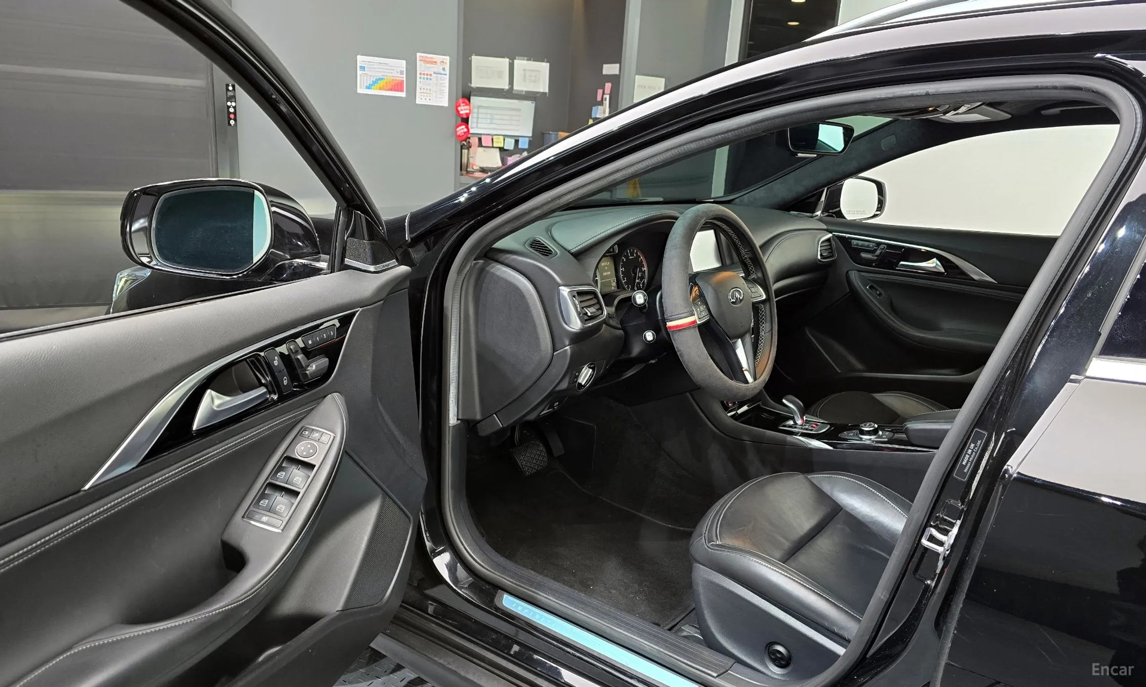 Infiniti QX30 превью 10