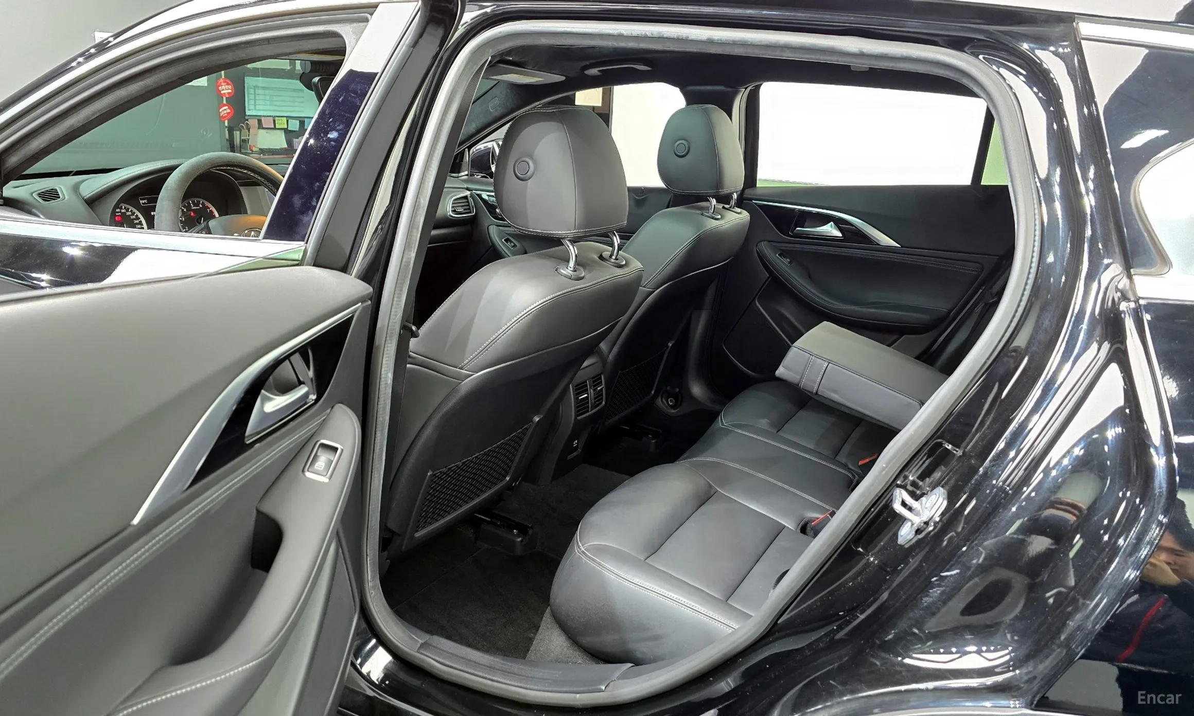 Infiniti QX30 превью 11
