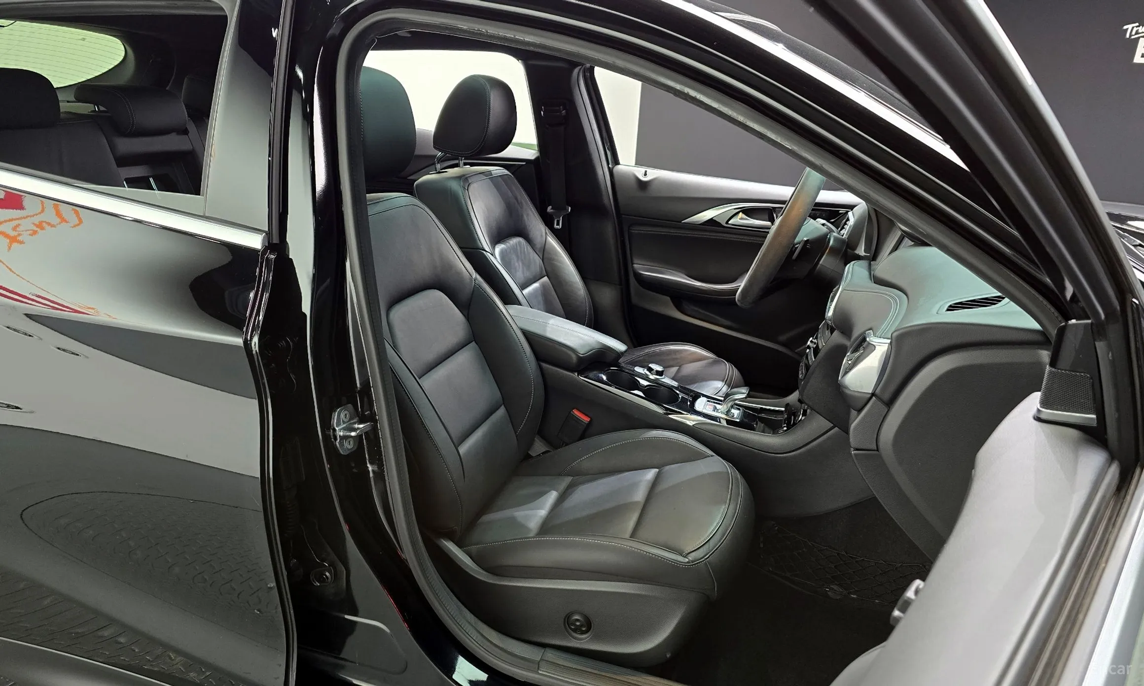 Infiniti QX30 превью 12
