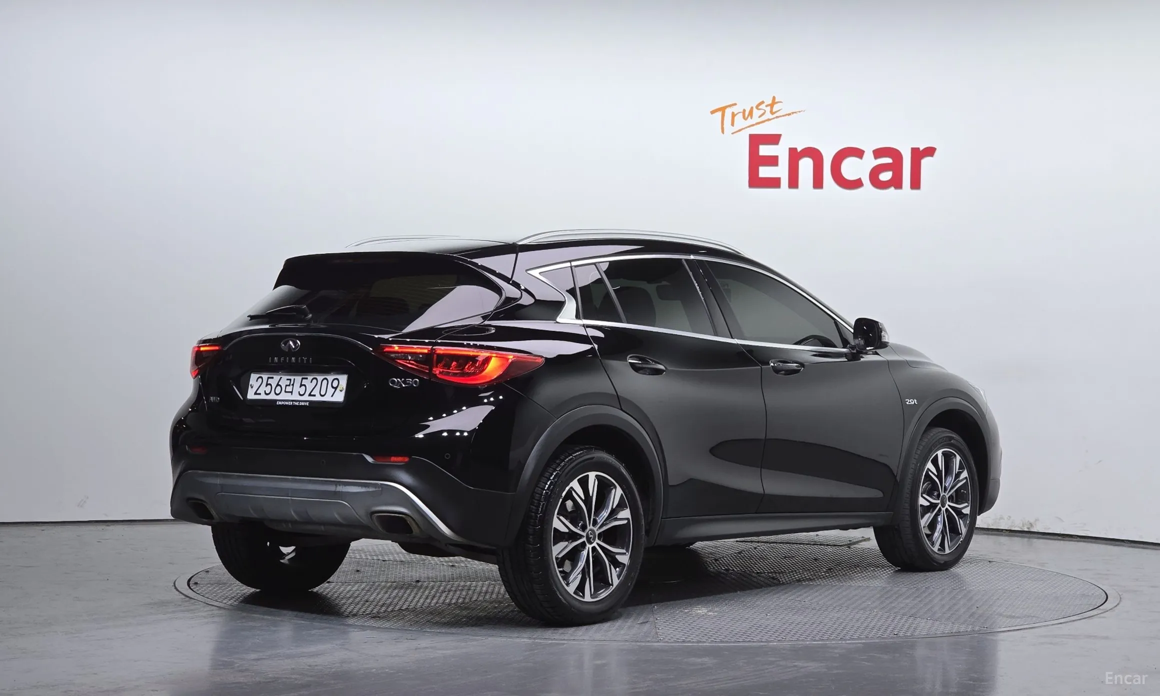 Infiniti QX30 превью 2