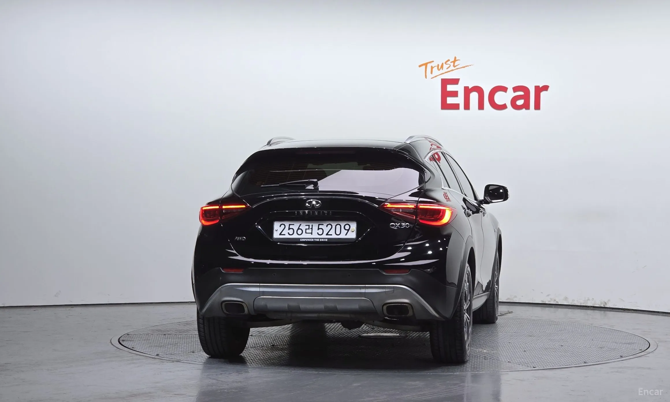 Infiniti QX30 превью 4