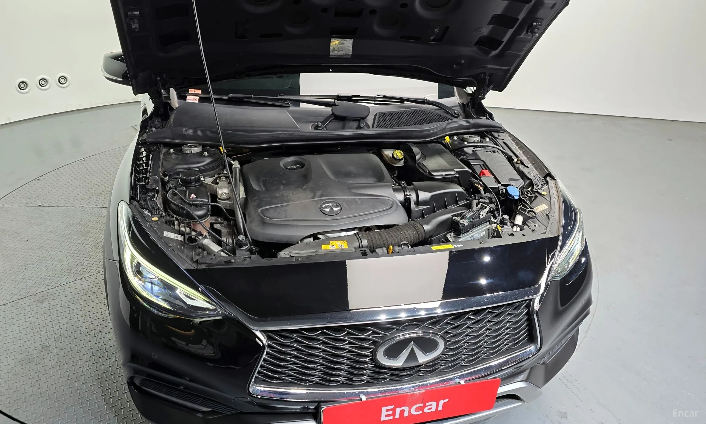 Infiniti QX30 превью 6