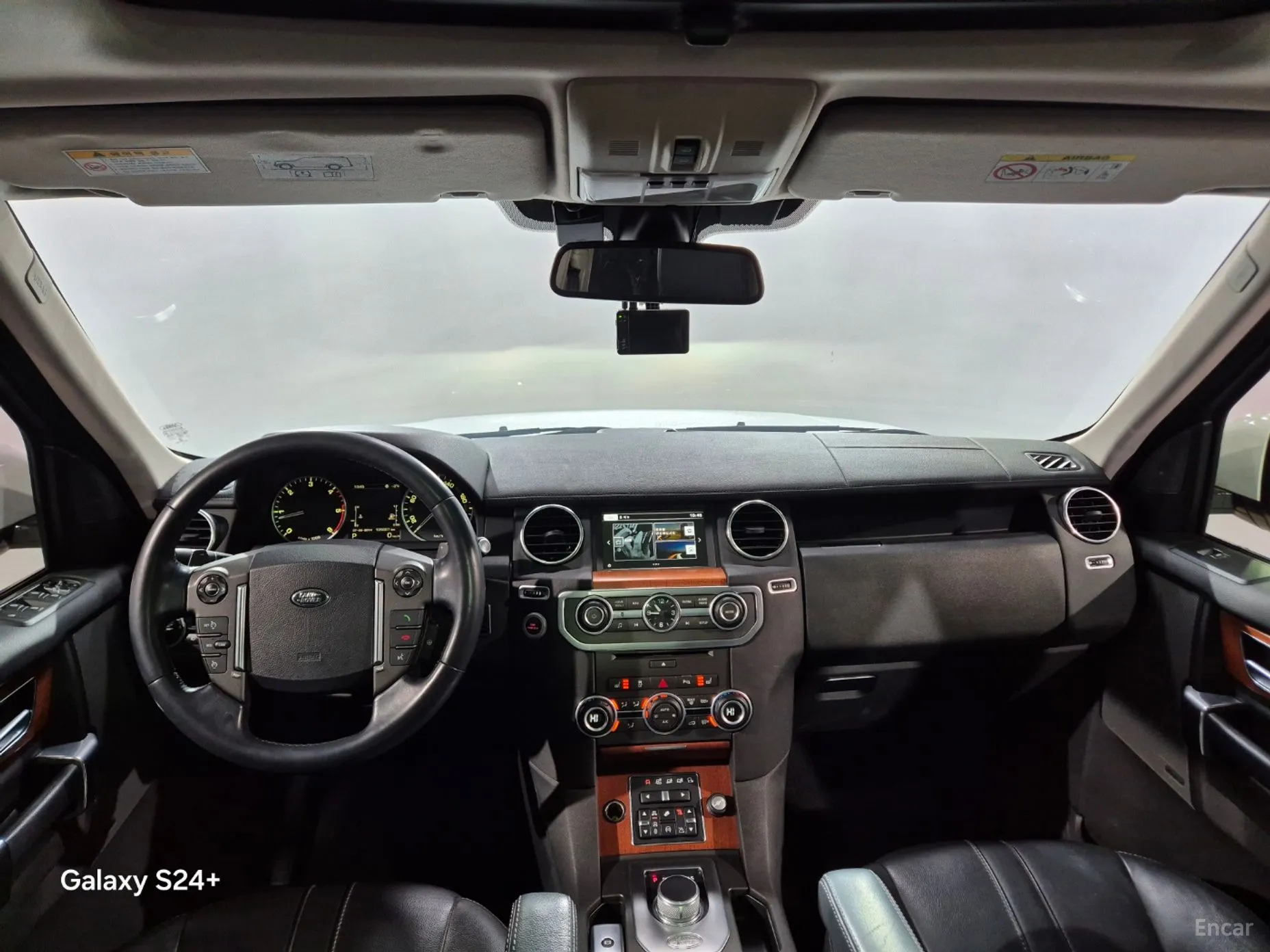 Land Rover Discovery 4 превью 10