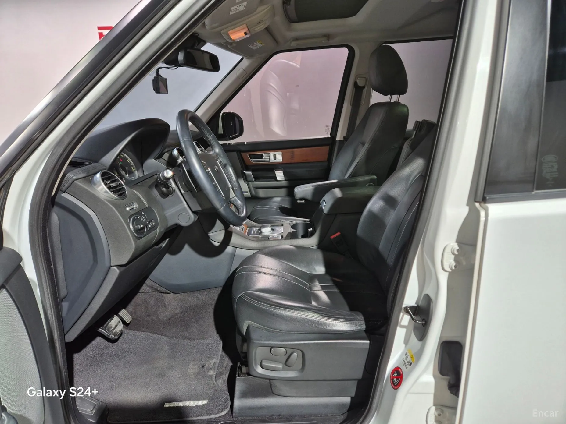 Land Rover Discovery 4 превью 11