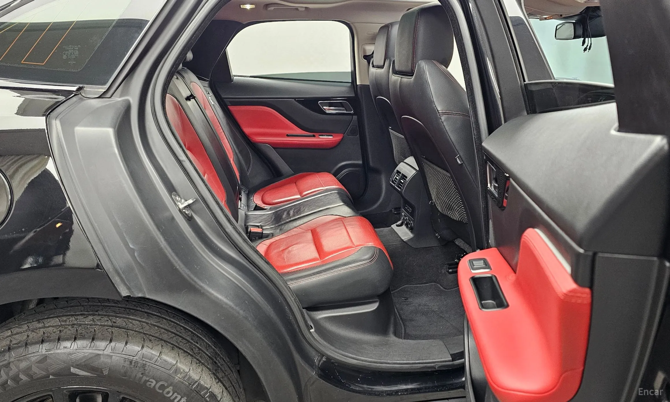 Jaguar F-PACE превью 12