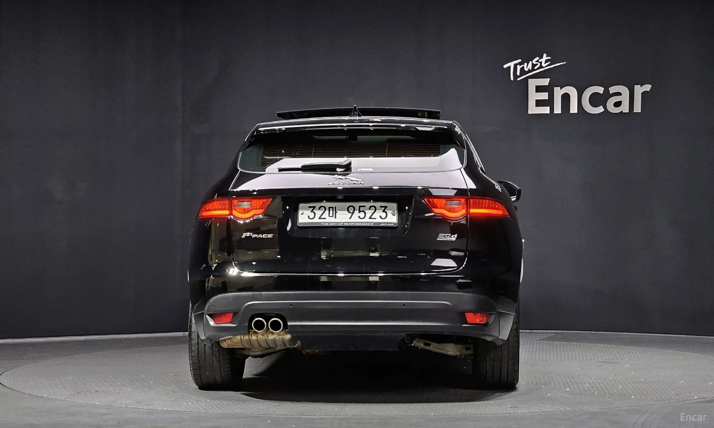 Jaguar F-PACE превью 4