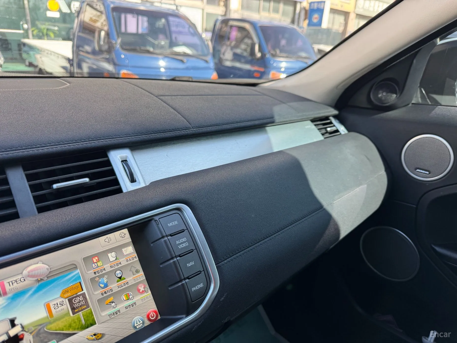 Land Rover Range Rover Evoque превью 20