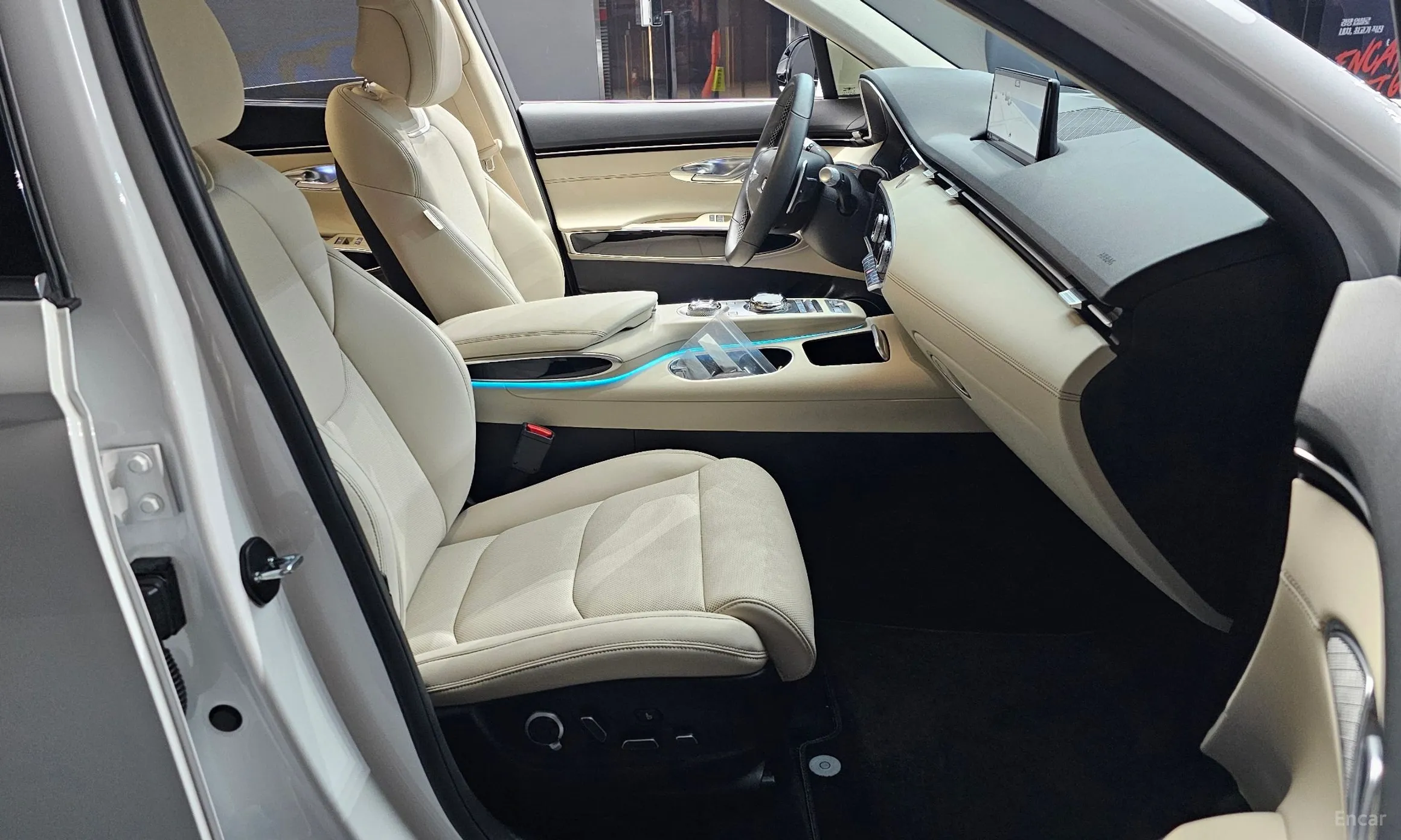 Genesis GV70 превью 10