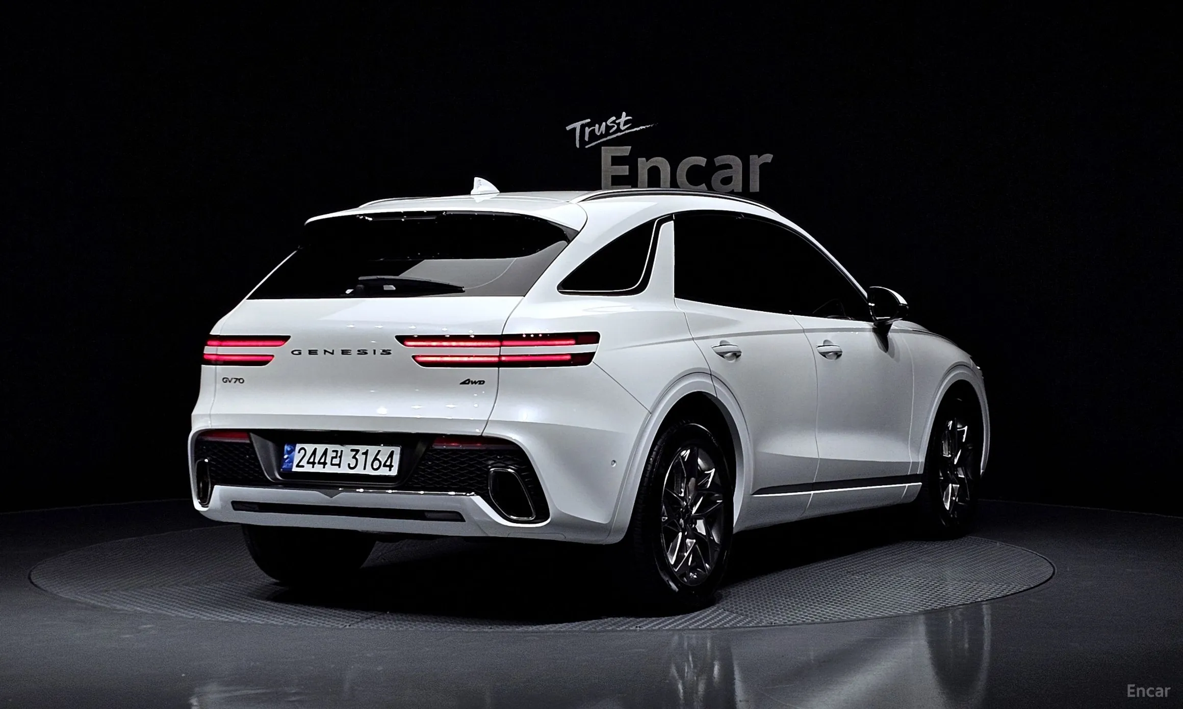 Genesis GV70 превью 2