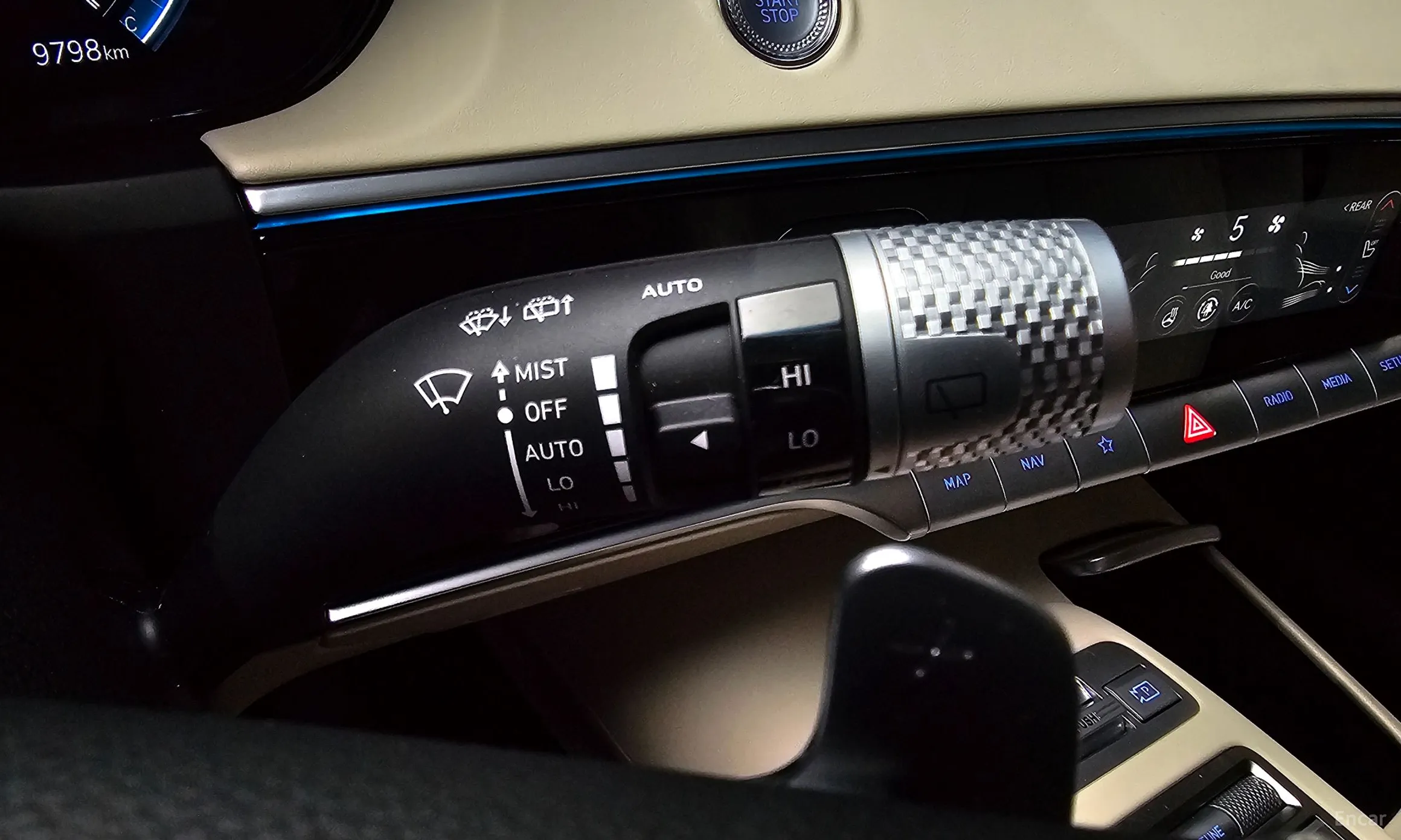 Genesis GV70 превью 17