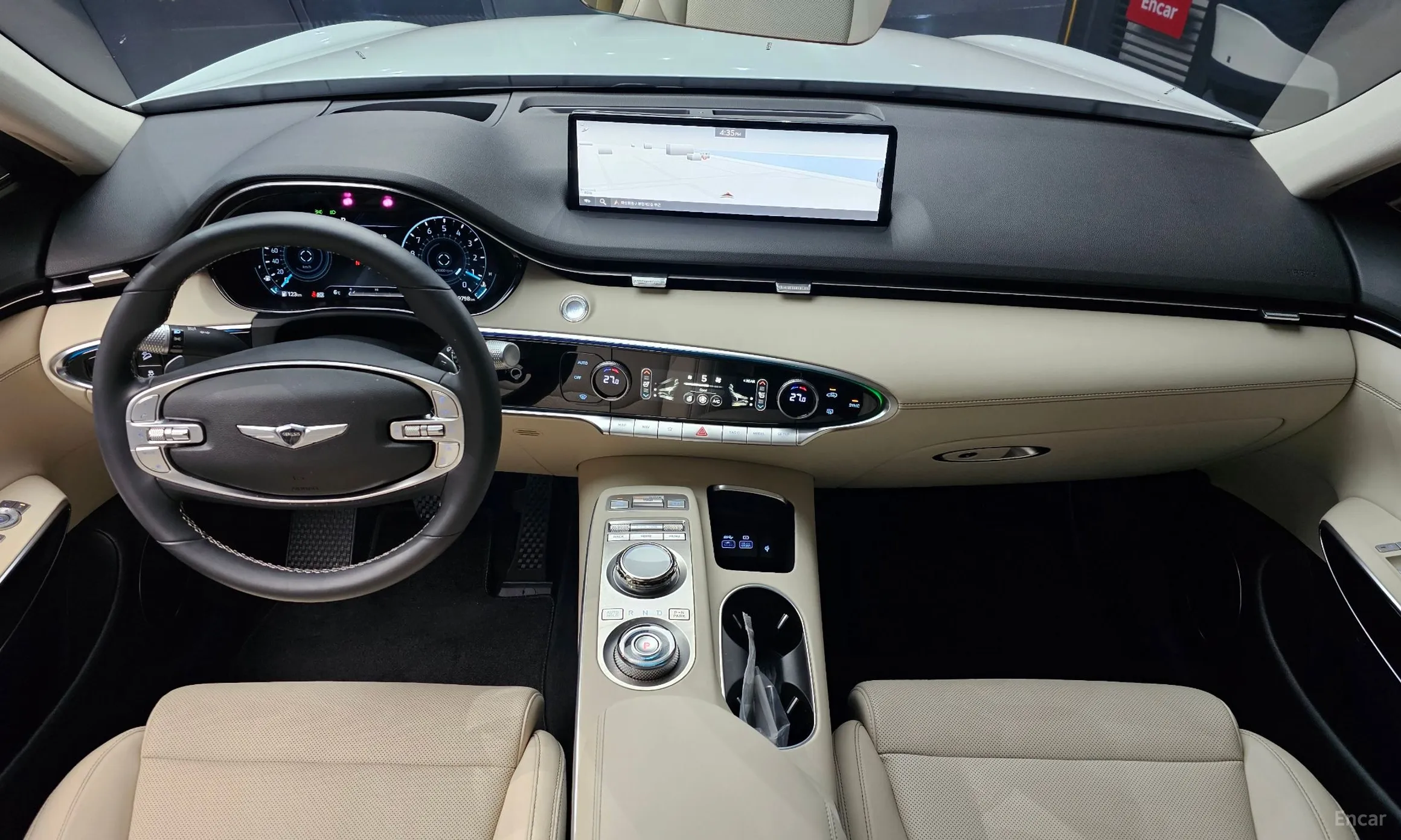 Genesis GV70 превью 7