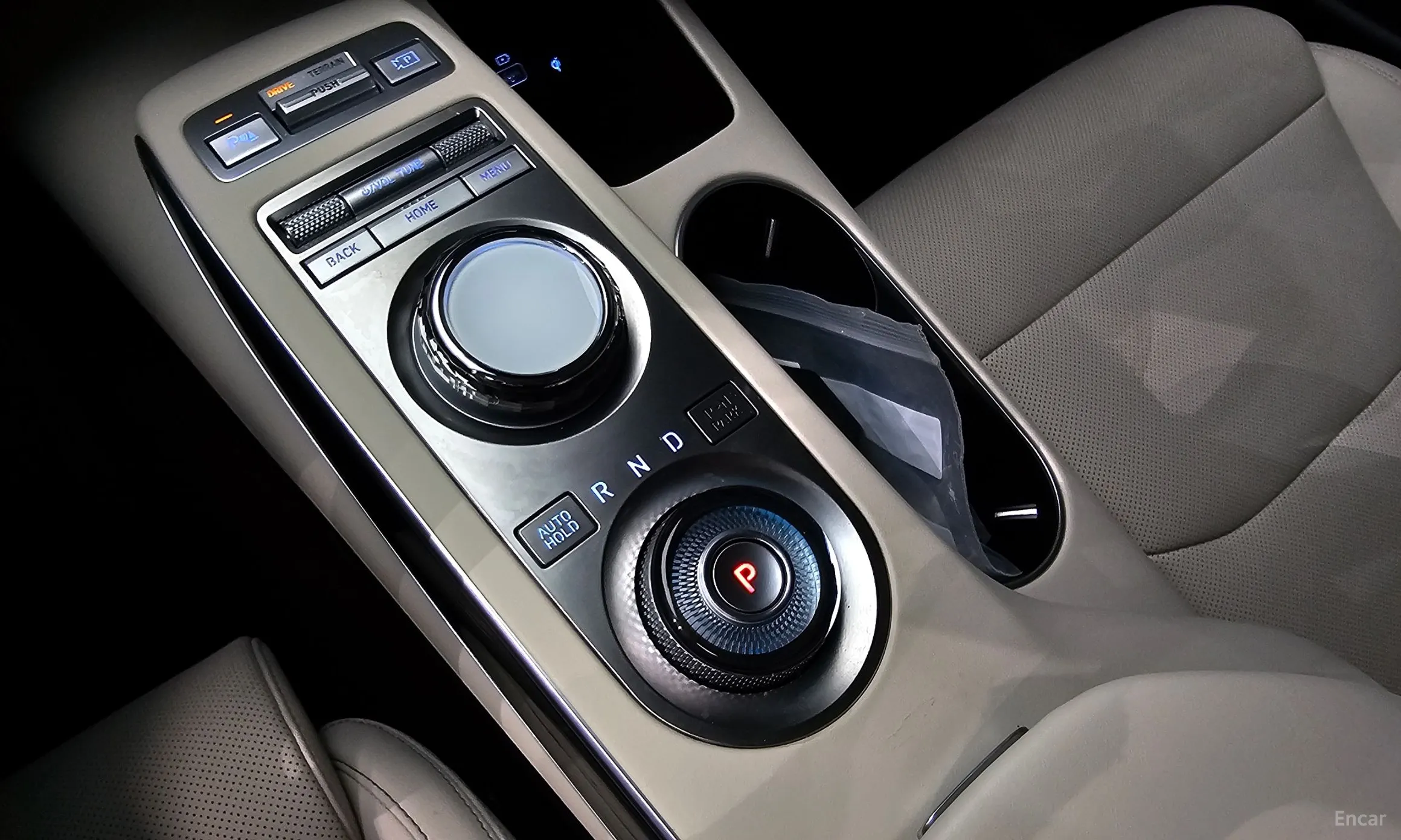 Genesis GV70 превью 9