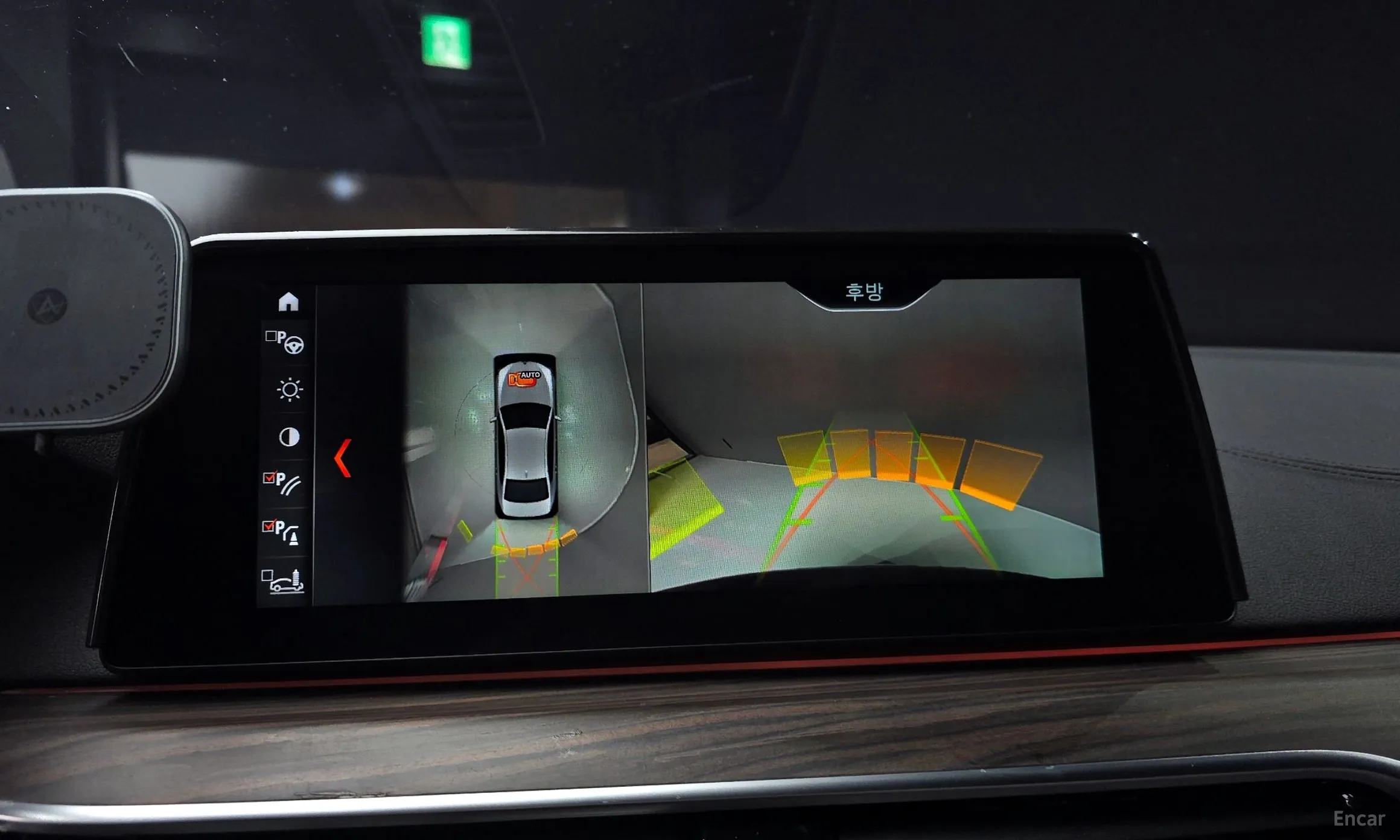 BMW 5 Series (G30) превью 14