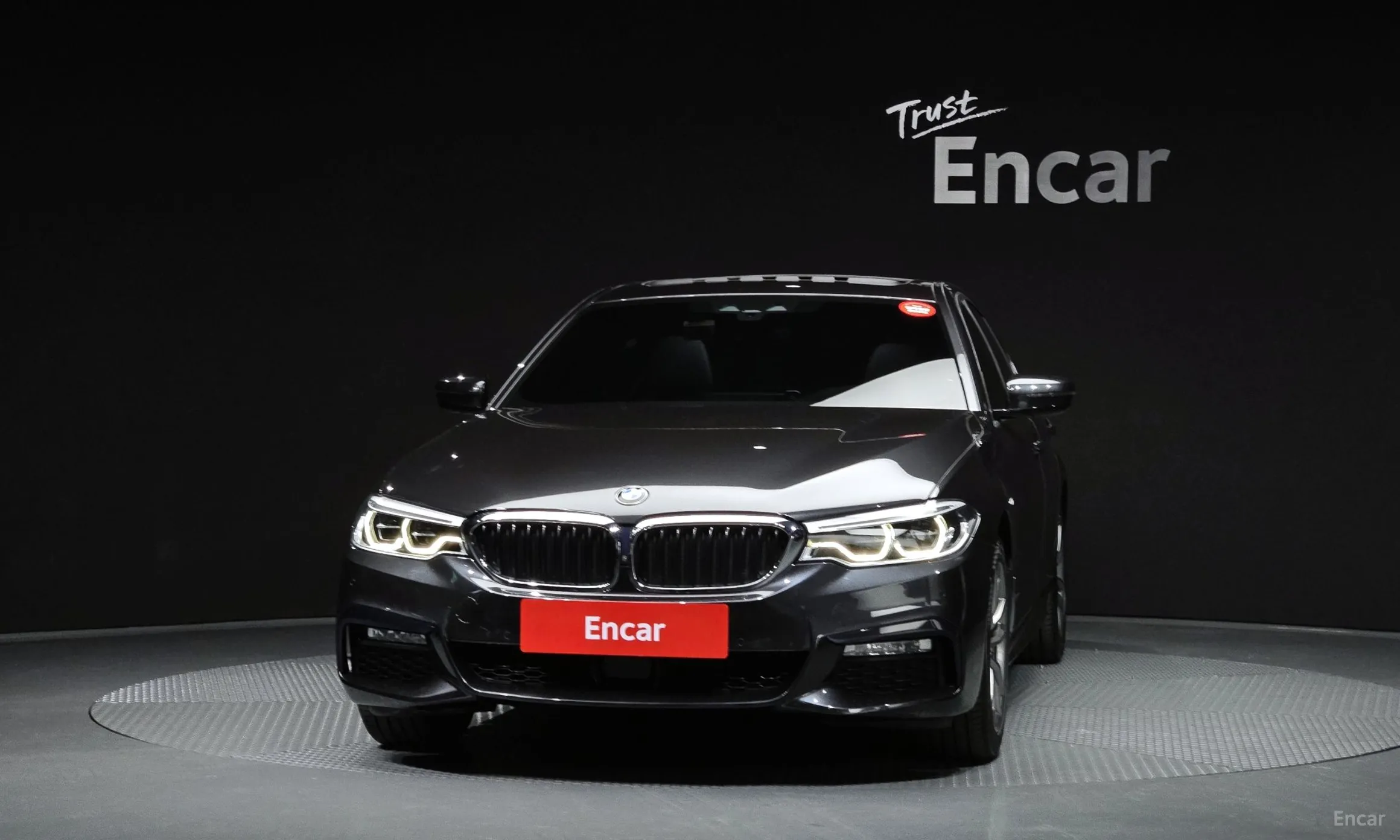 BMW 5 Series (G30) превью 3