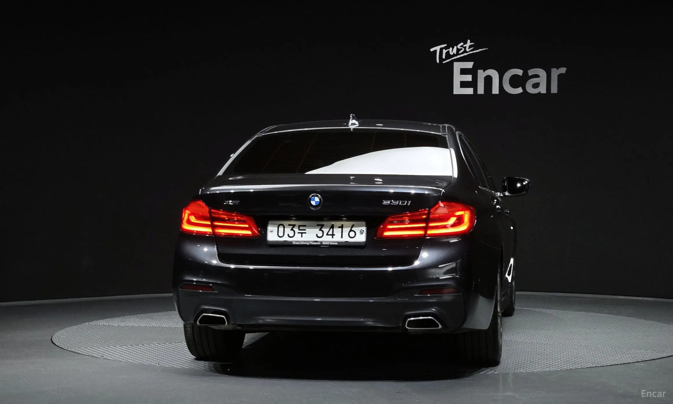 BMW 5 Series (G30) превью 4