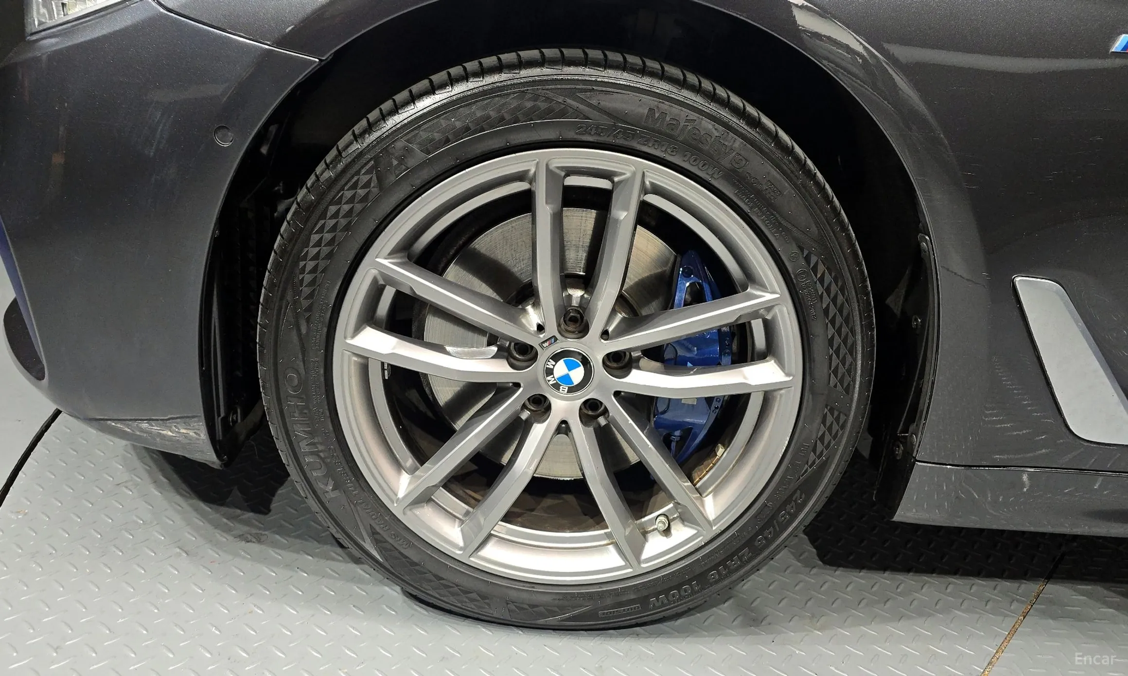 BMW 5 Series (G30) превью 5