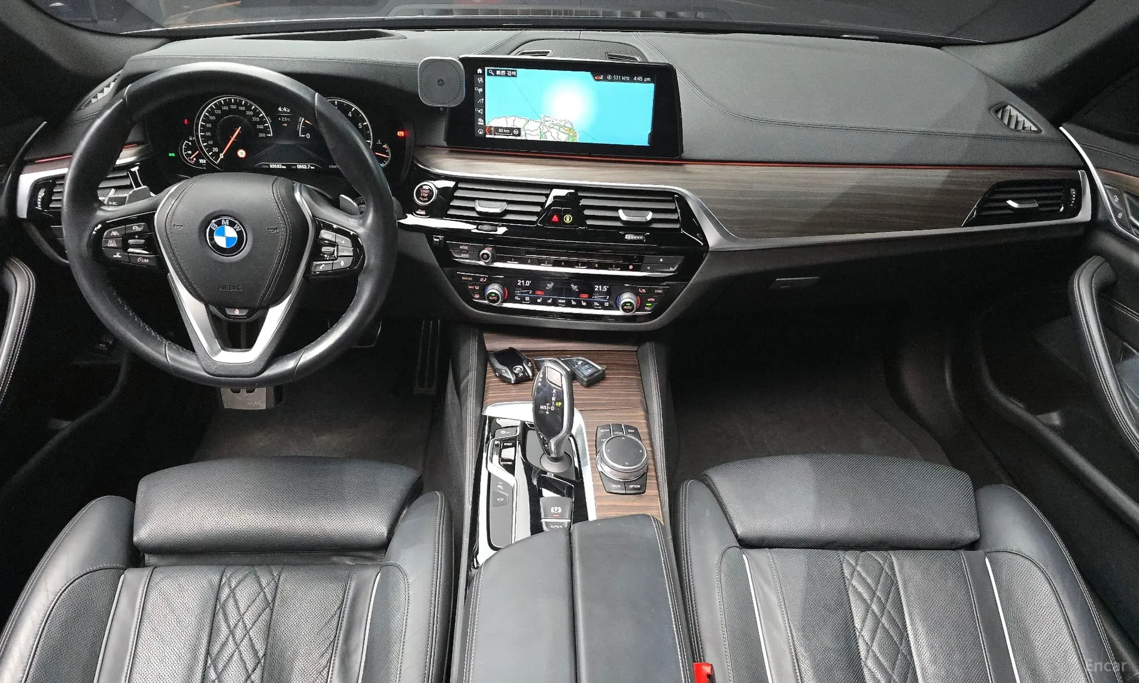 BMW 5 Series (G30) превью 7
